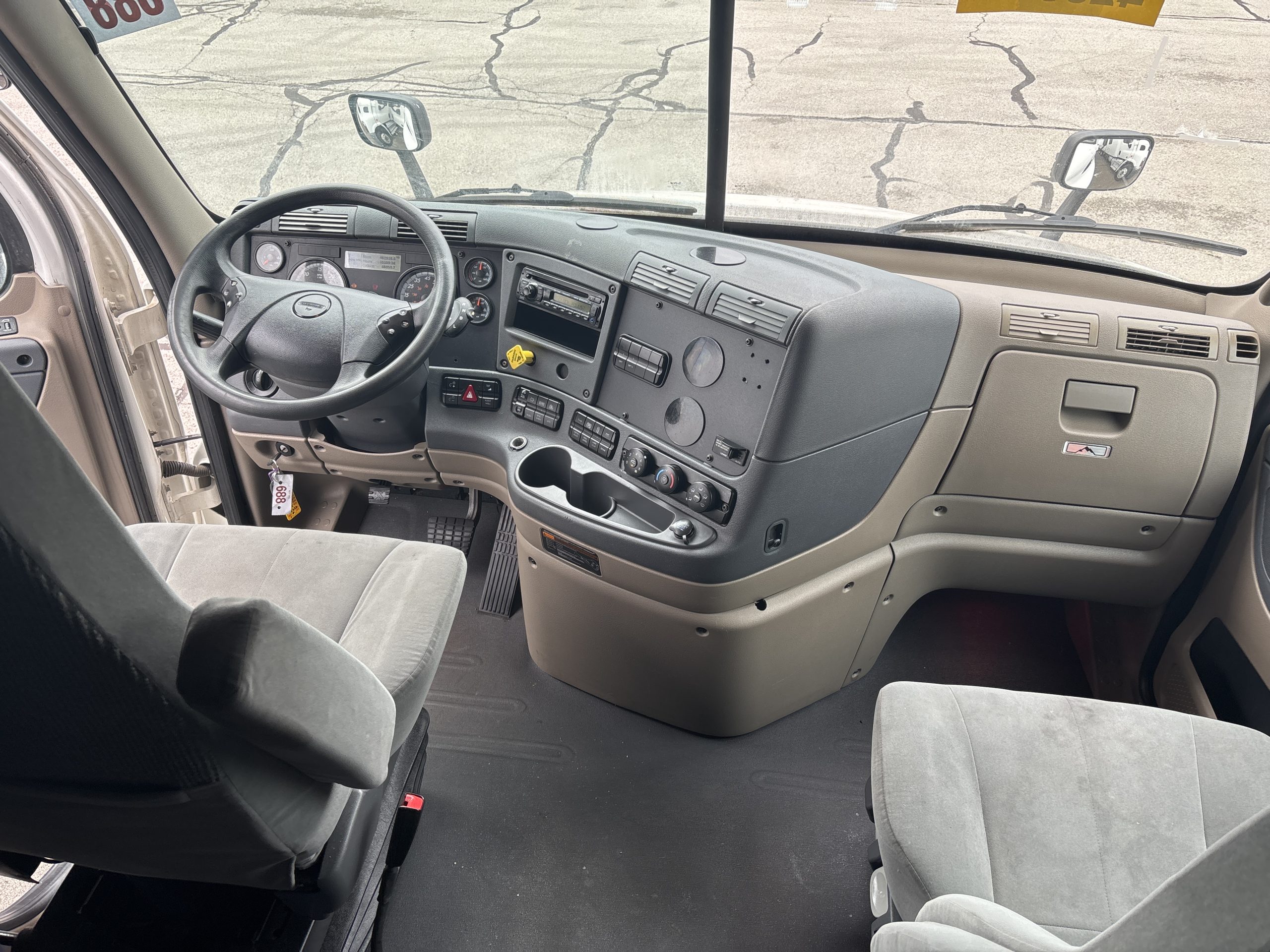2016 Freightliner CA113 2016 Freightliner CA113 - image 6 of 6