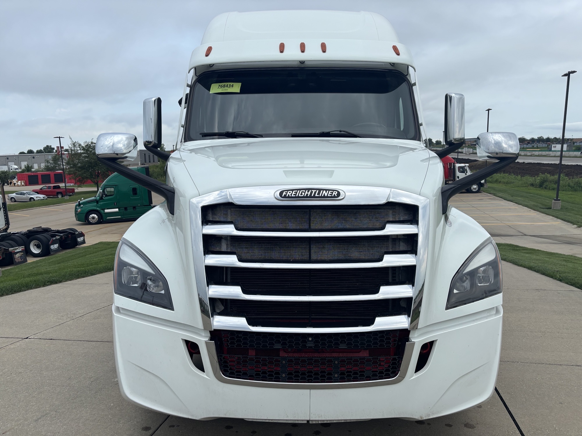2023 Freightliner PT126SLP 2023 Freightliner PT126SLP - image 2 of 6