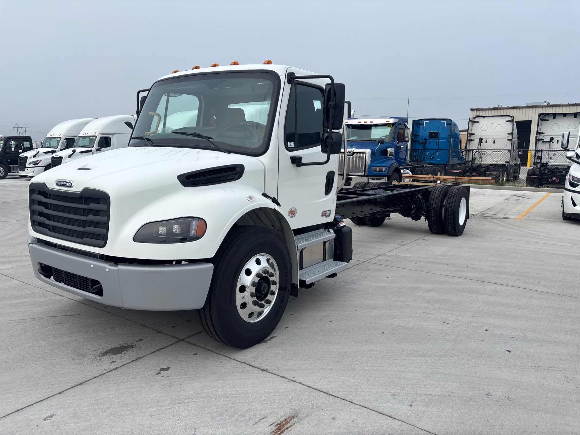 2027 Freightliner M2 106+ 2027 Freightliner M2 106+ - image 1 of 5