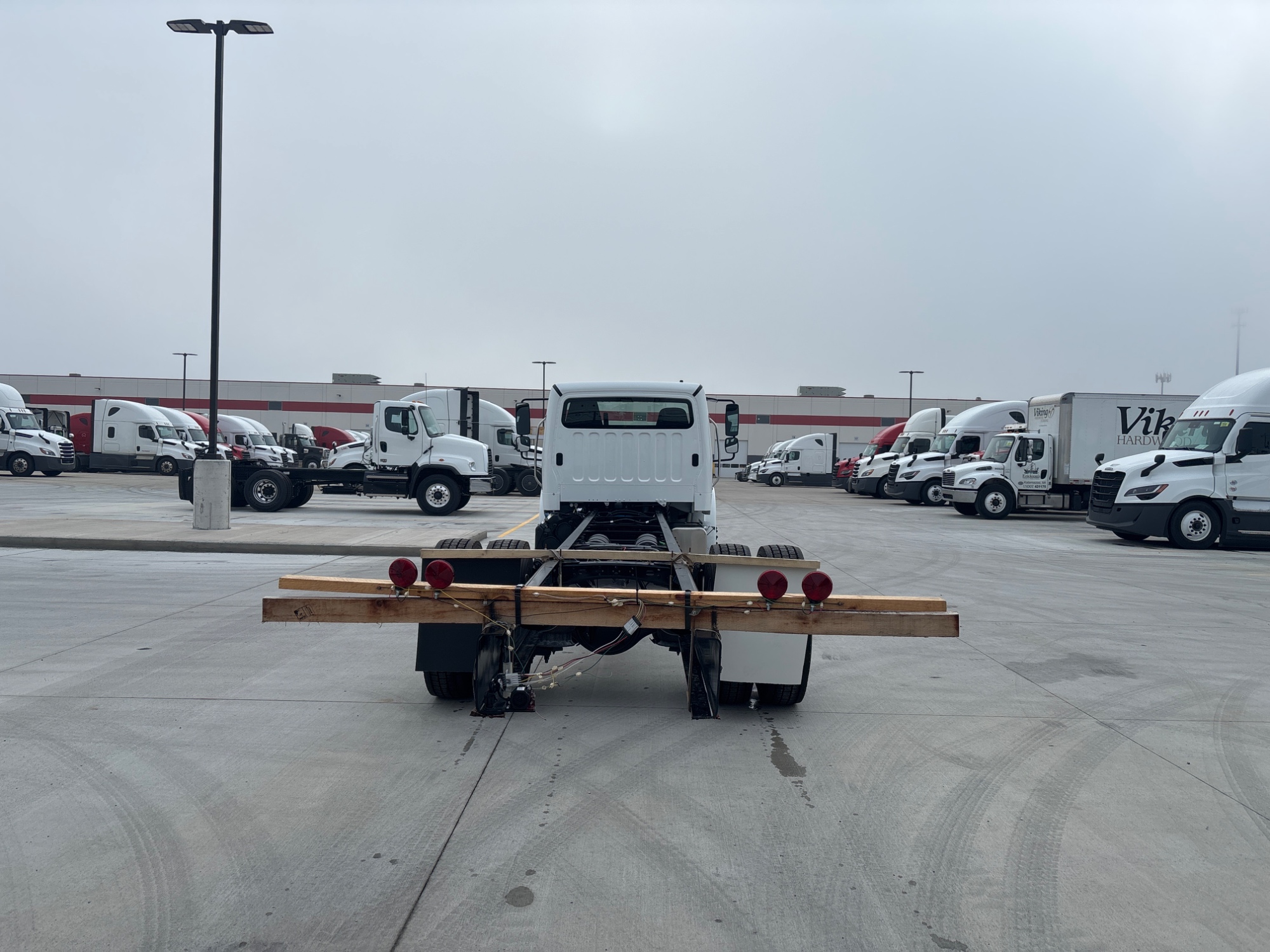 2027 Freightliner M2 106+ 2027 Freightliner M2 106+ - image 4 of 5