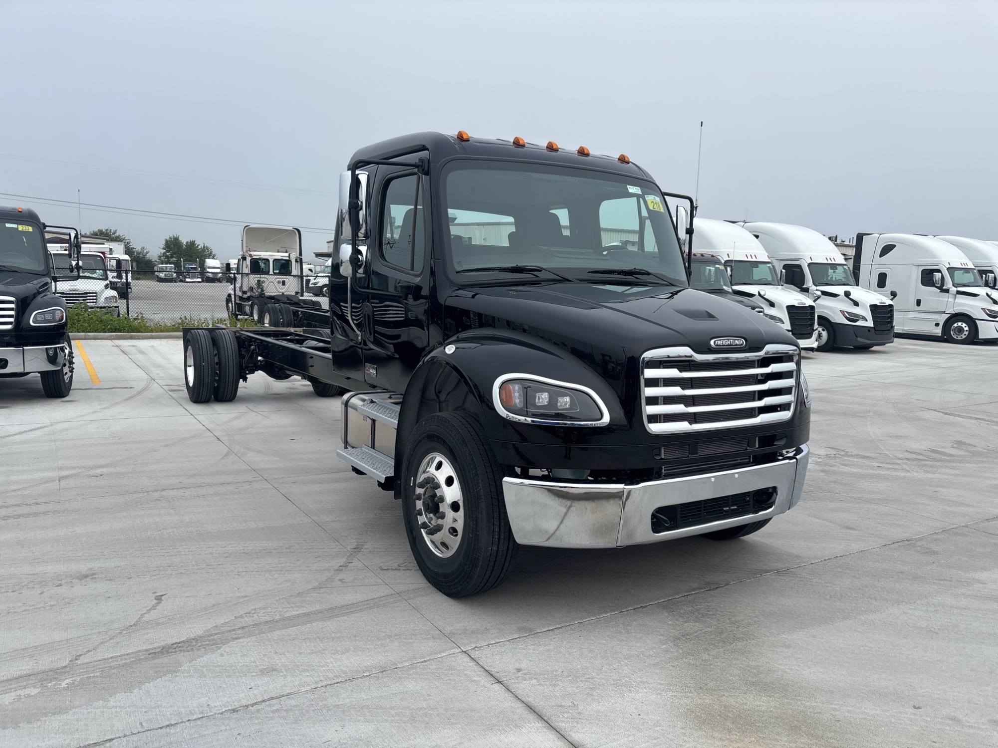 2027 Freightliner M2 106+ 2027 Freightliner M2 106+ - image 3 of 5