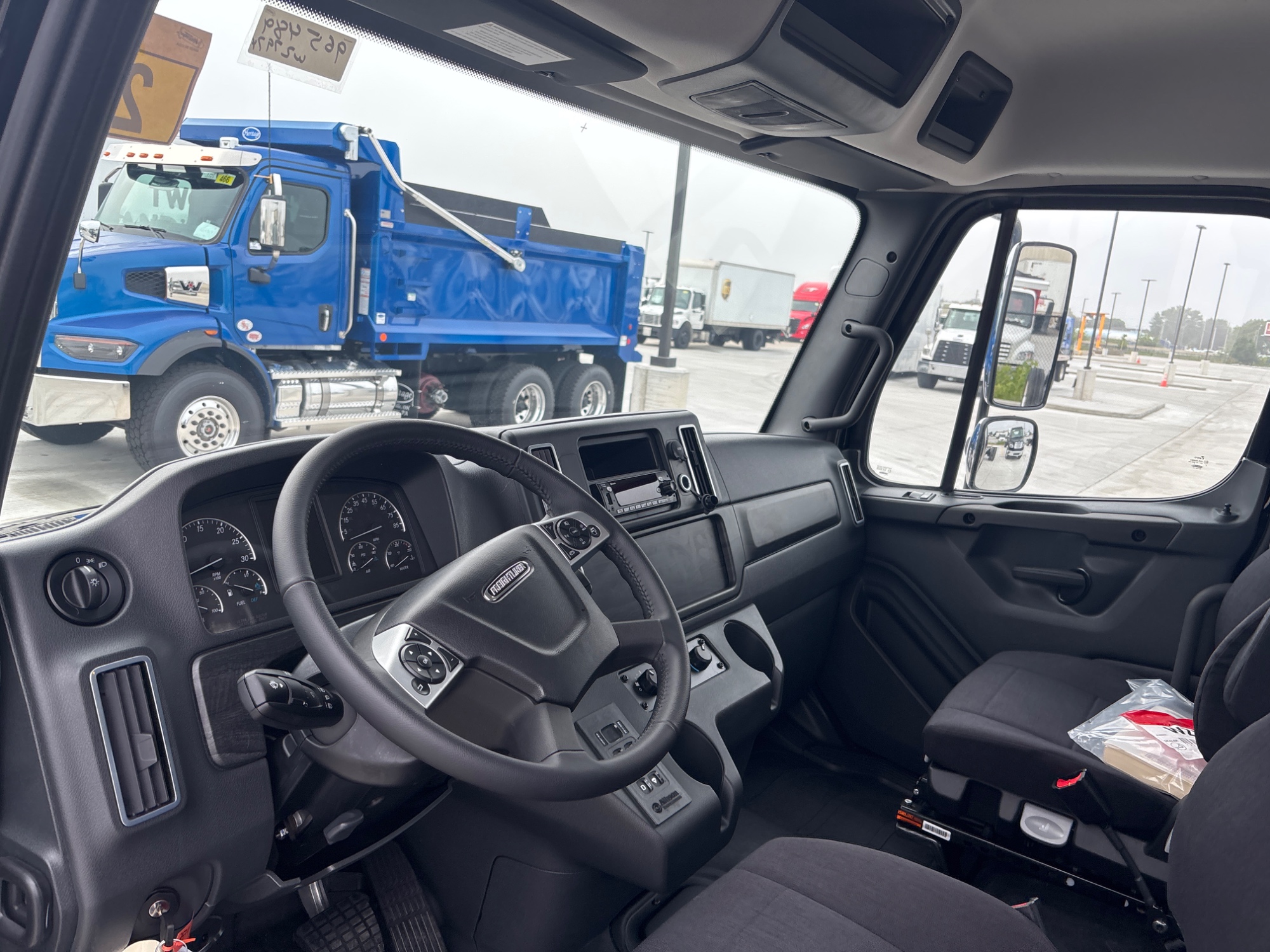 2027 Freightliner M2 106+ 2027 Freightliner M2 106+ - image 5 of 5