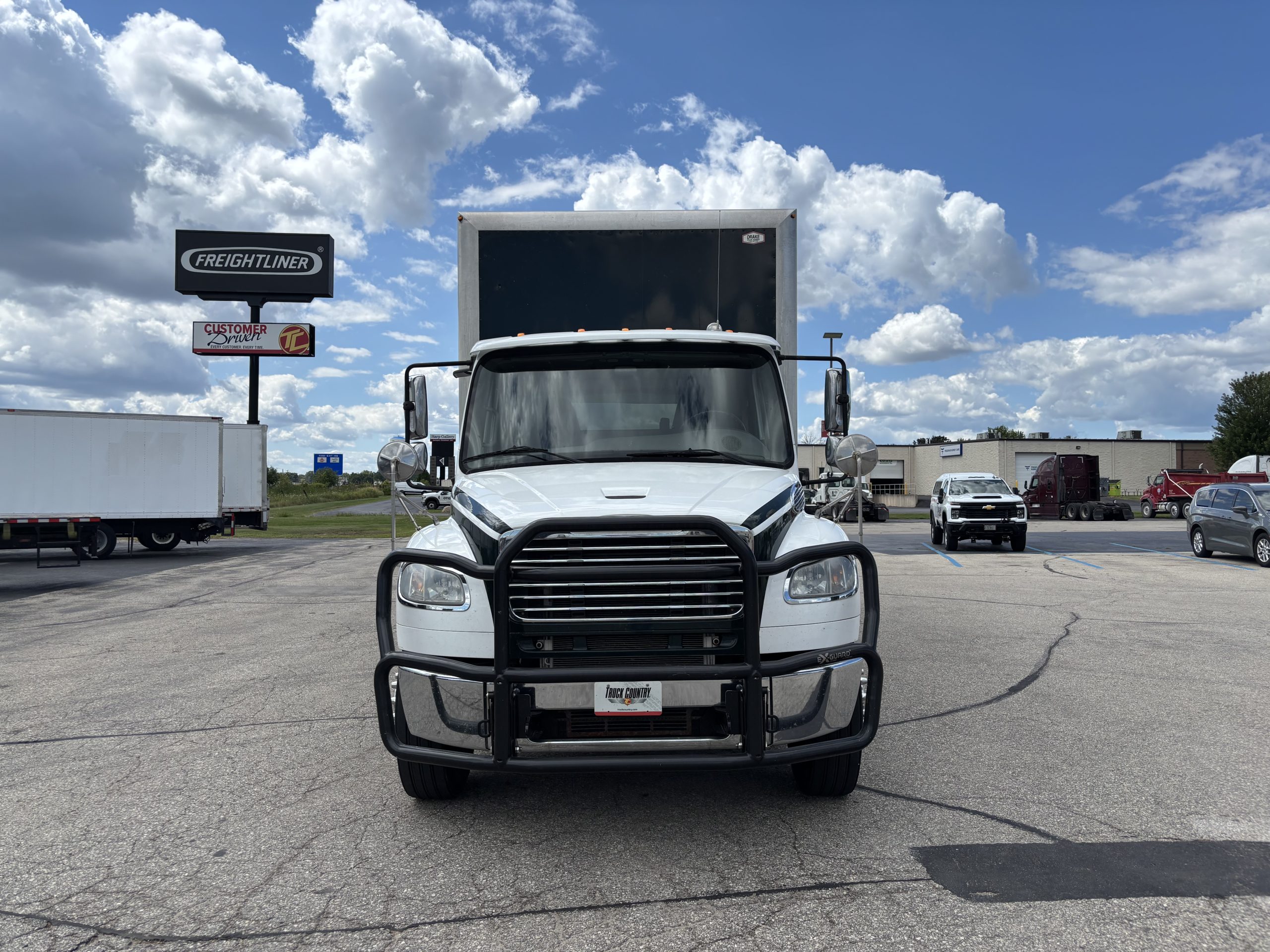 2017 Freightliner M280 2017 Freightliner M280 - image 2 of 6