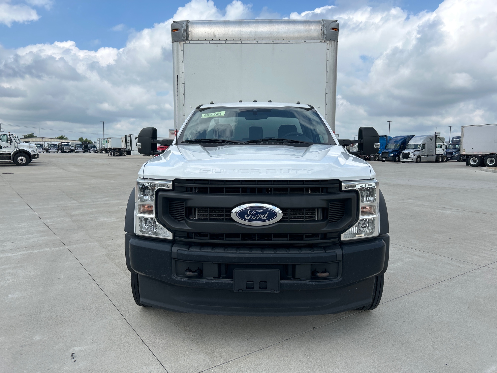2022 Ford F-450 2022 Ford F-450 - image 3 of 6