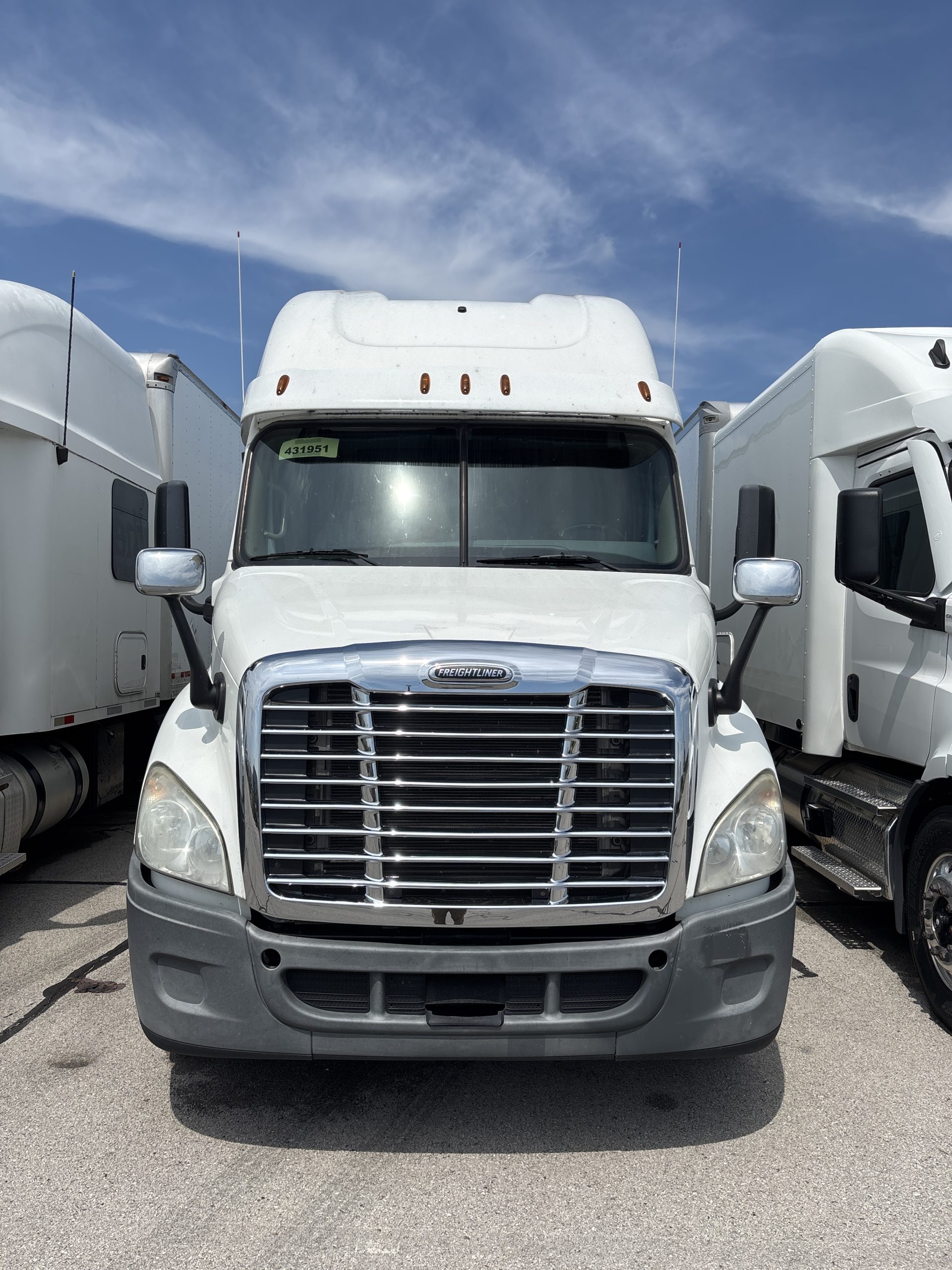 2016 Freightliner CA113 2016 Freightliner CA113 - image 4 of 6