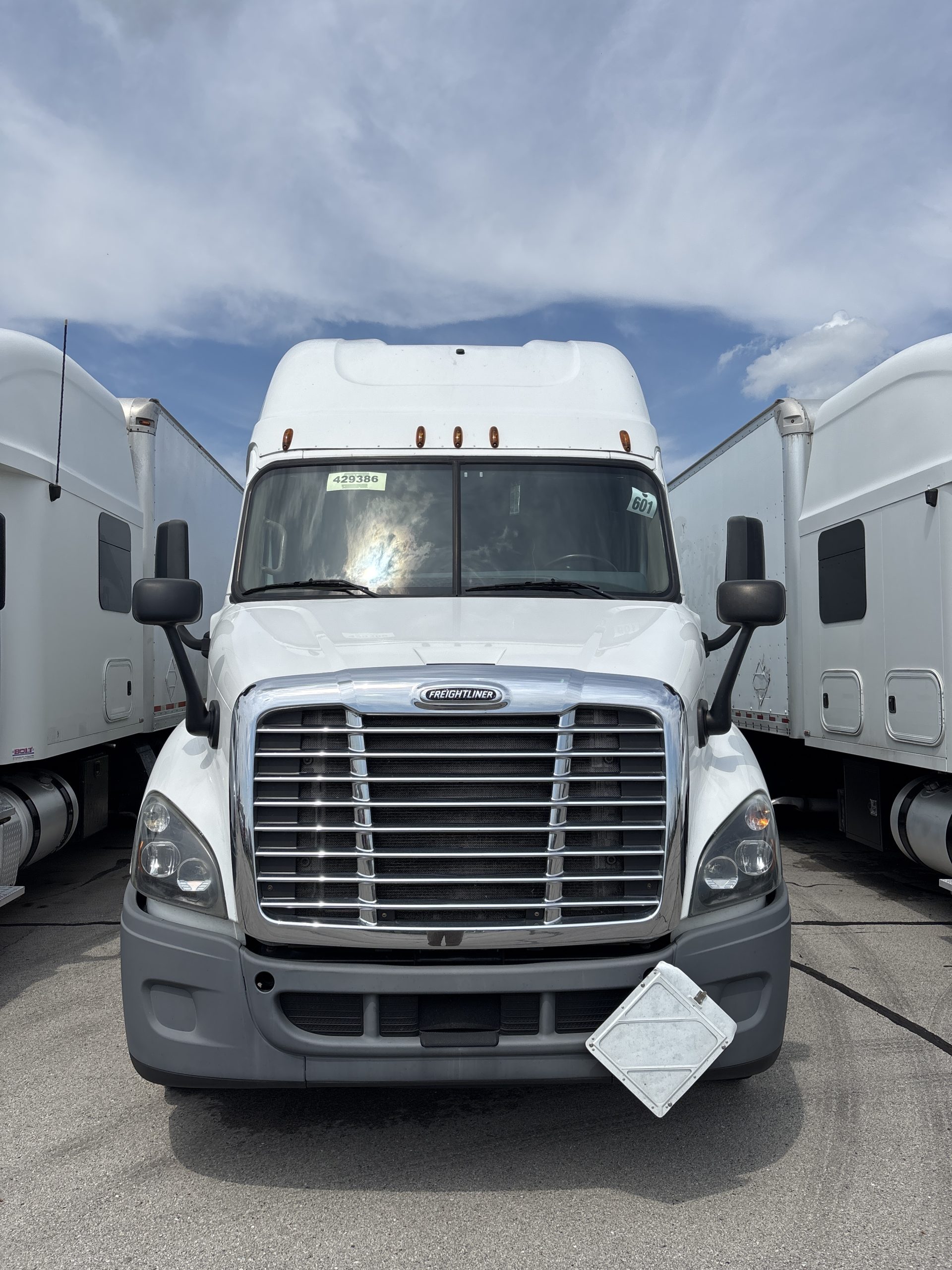 2016 Freightliner CA113 2016 Freightliner CA113 - image 2 of 6