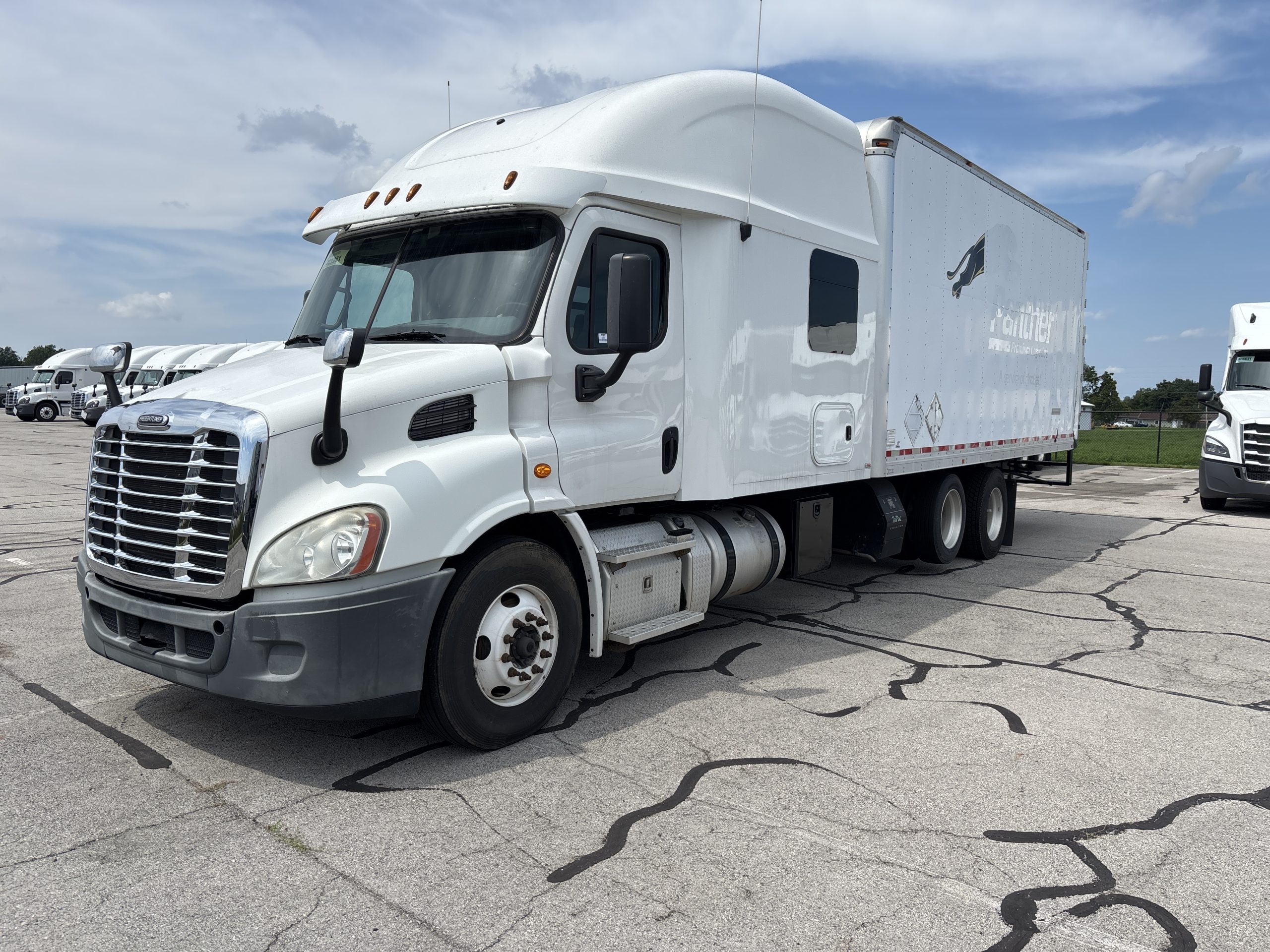 2016 Freightliner CA113 2016 Freightliner CA113 - image 2 of 6