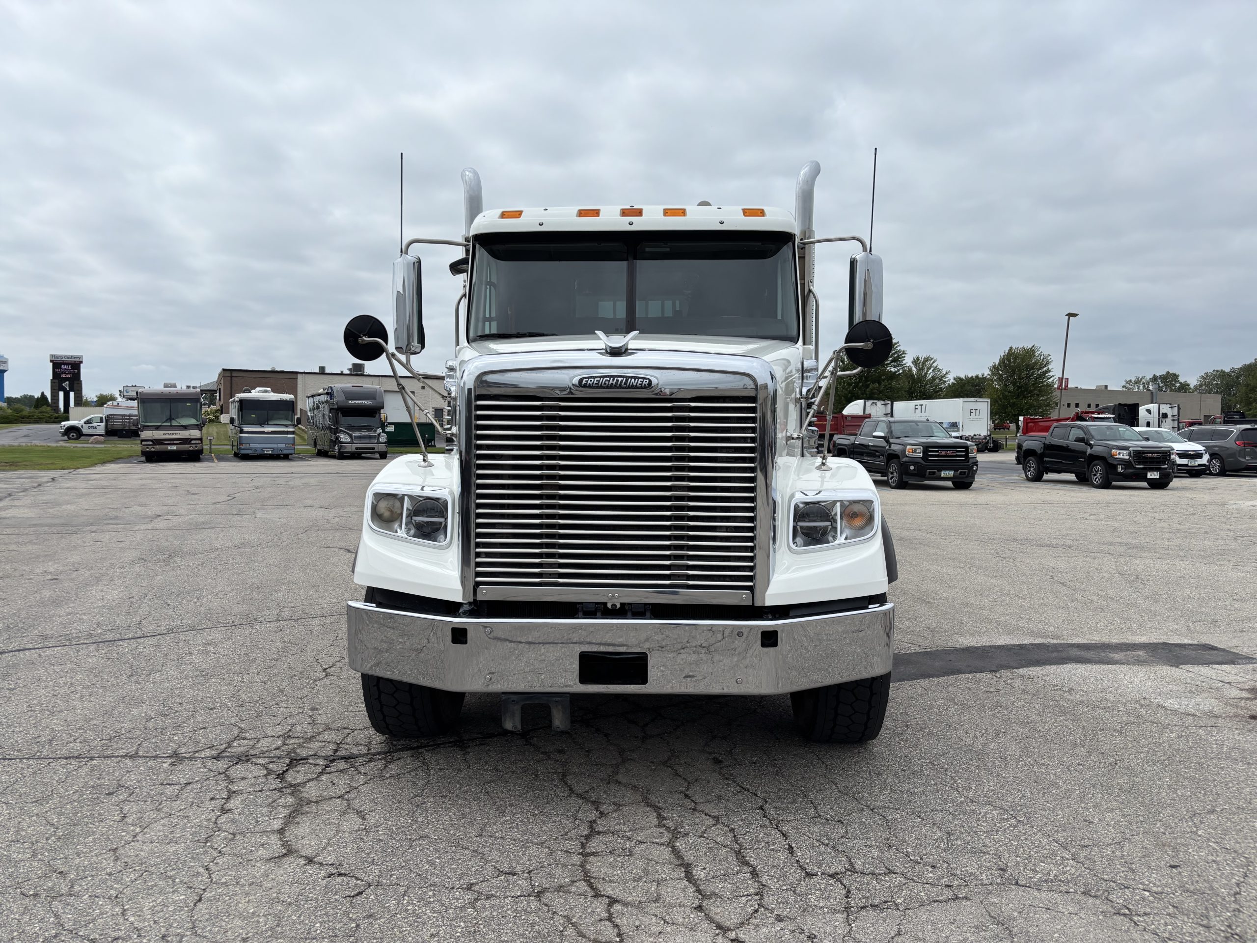 2019 Freightliner 122SD in Appleton, WI — photo 3