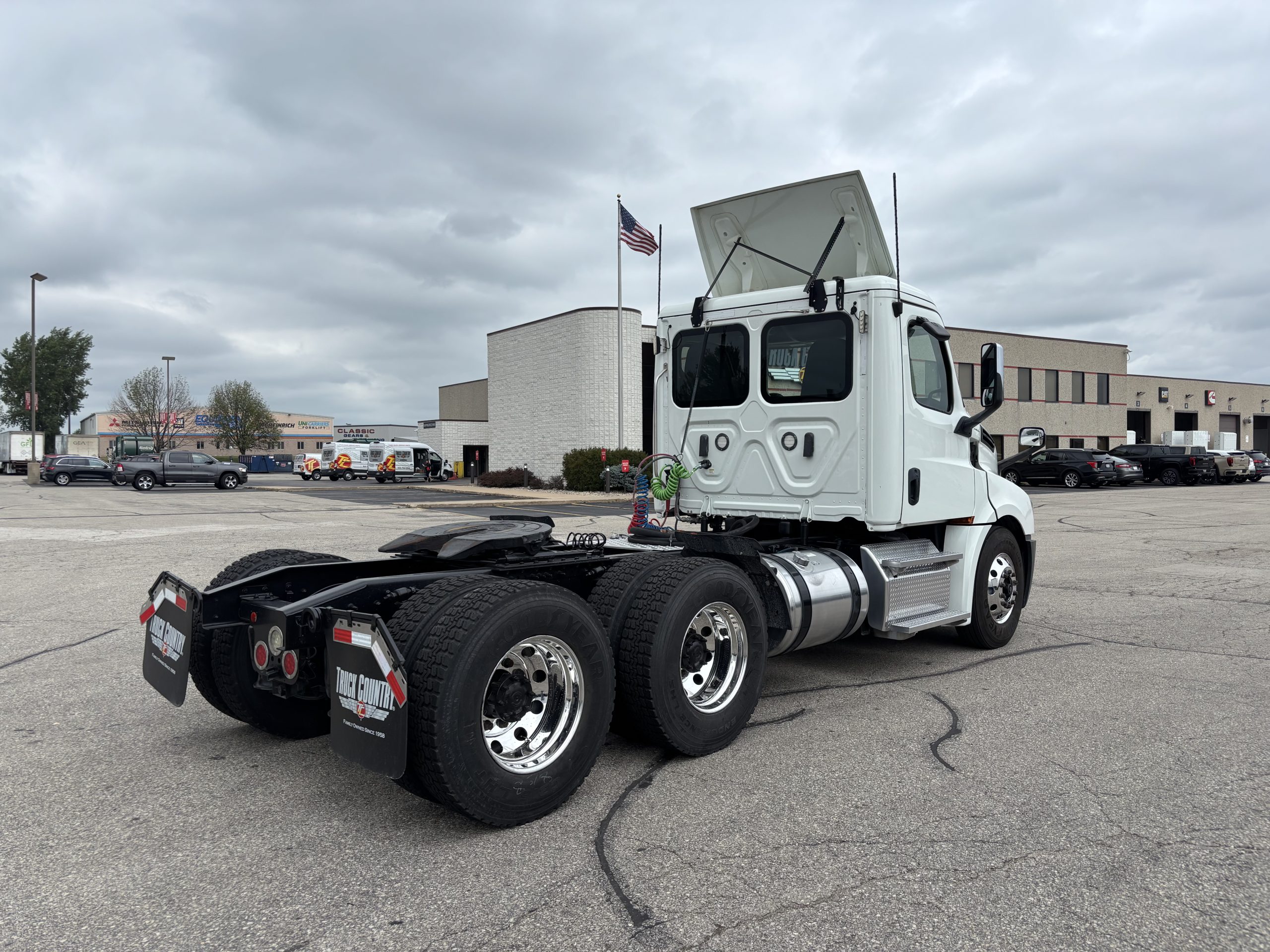 2019 Freightliner Cascadia in Appleton, WI — photo 6