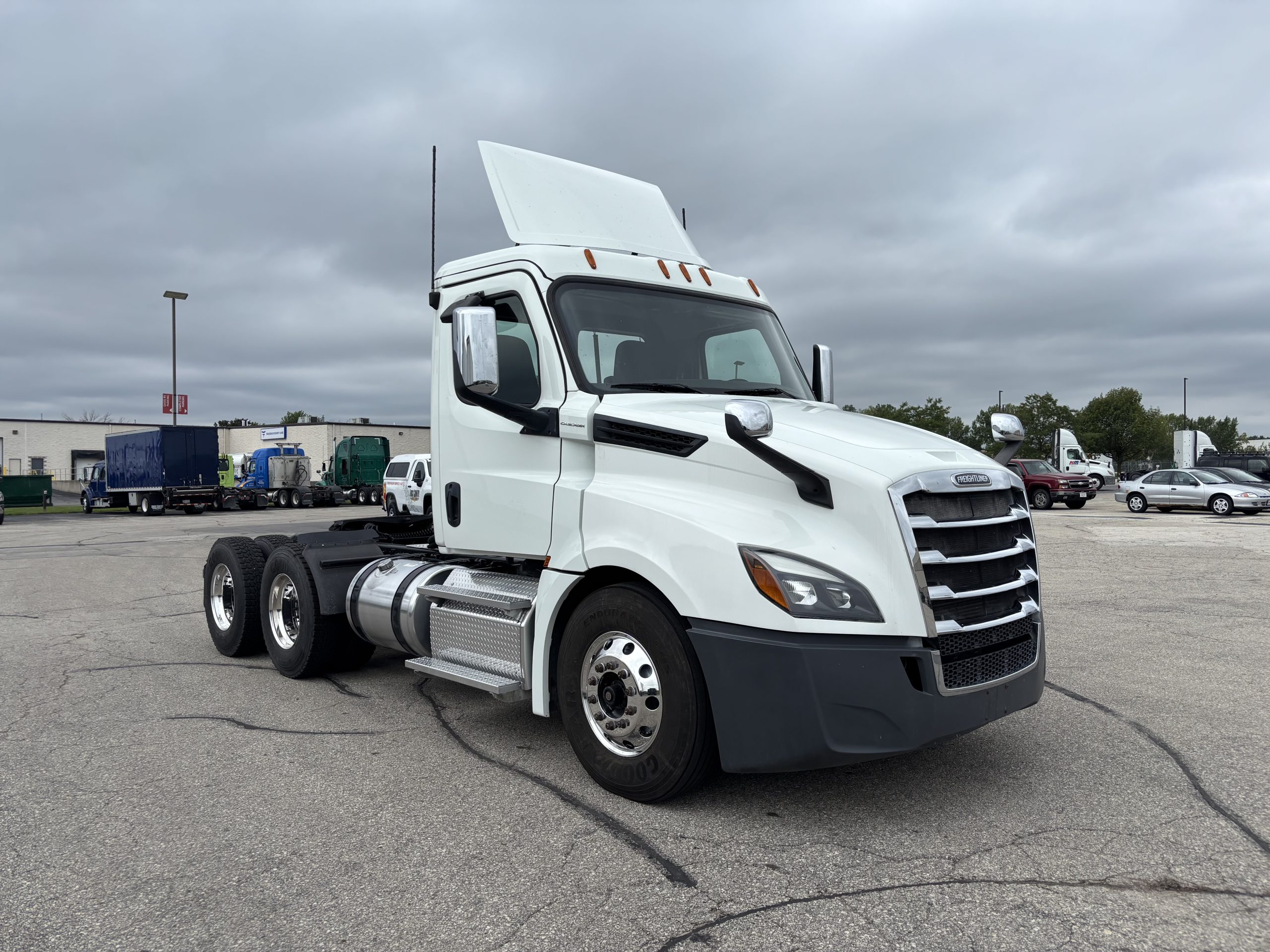 2019 Freightliner Cascadia in Appleton, WI — photo 3