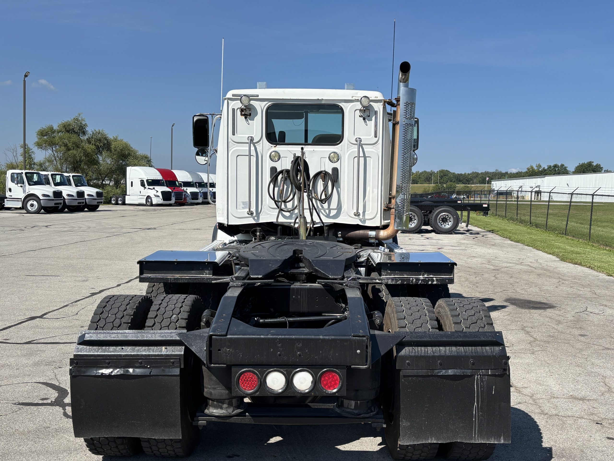 2020 Western Star 4900SB 2020 Western Star 4900SB - image 3 of 6