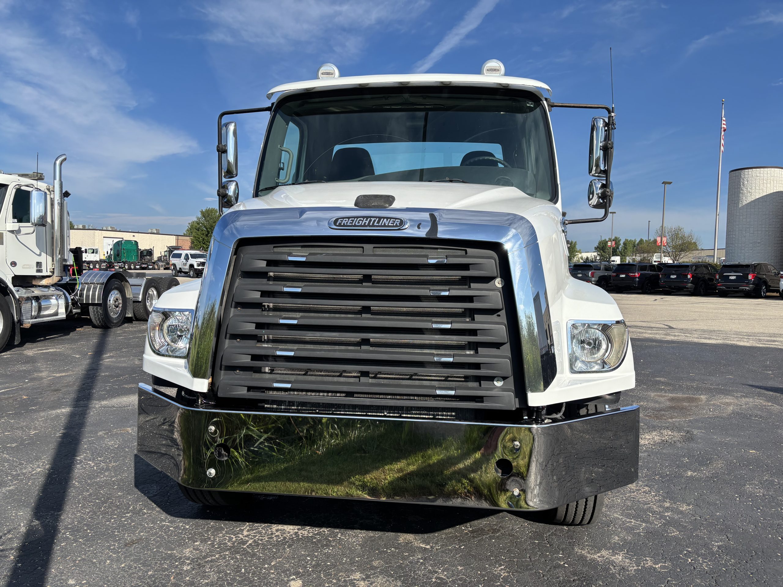 2016 Freightliner 114SD 2016 Freightliner 114SD - image 2 of 6