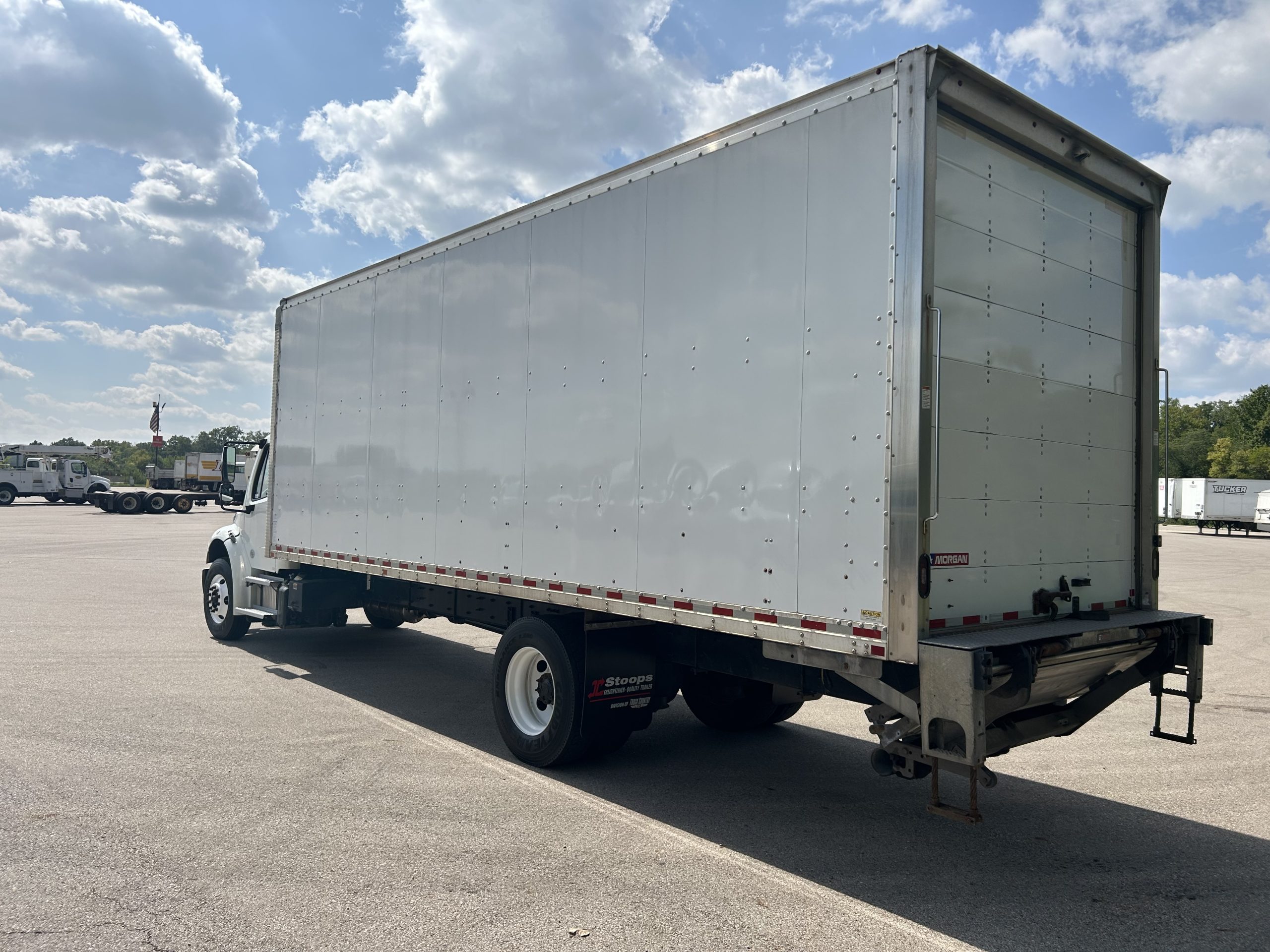 2023 Freightliner M2 106 2023 Freightliner M2 106 - image 2 of 6