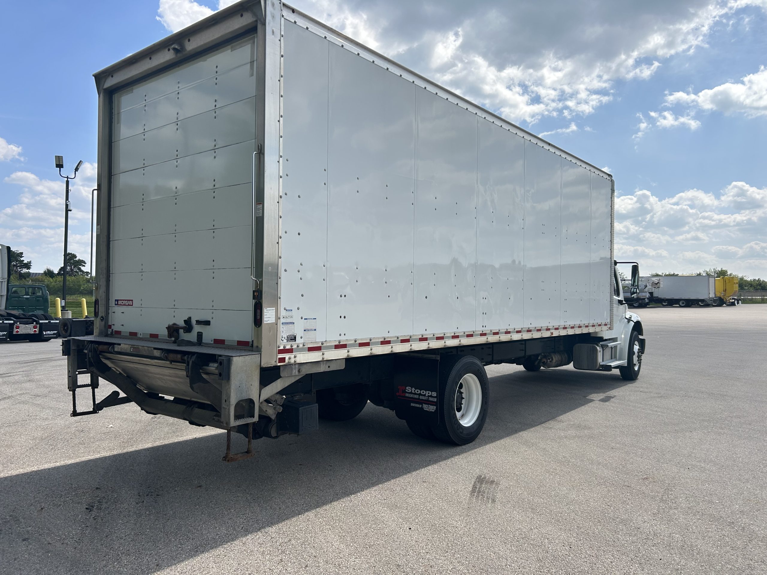 2023 Freightliner M2 106 2023 Freightliner M2 106 - image 4 of 6