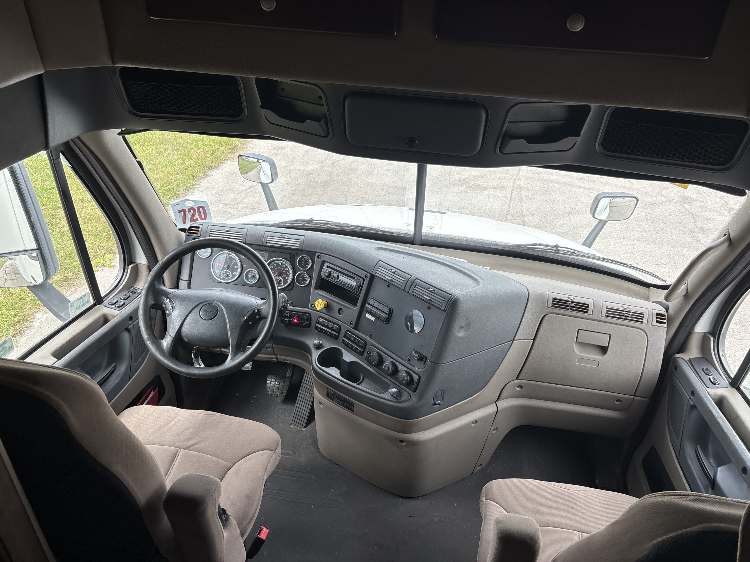 2016 Freightliner CA113 2016 Freightliner CA113 - image 6 of 6