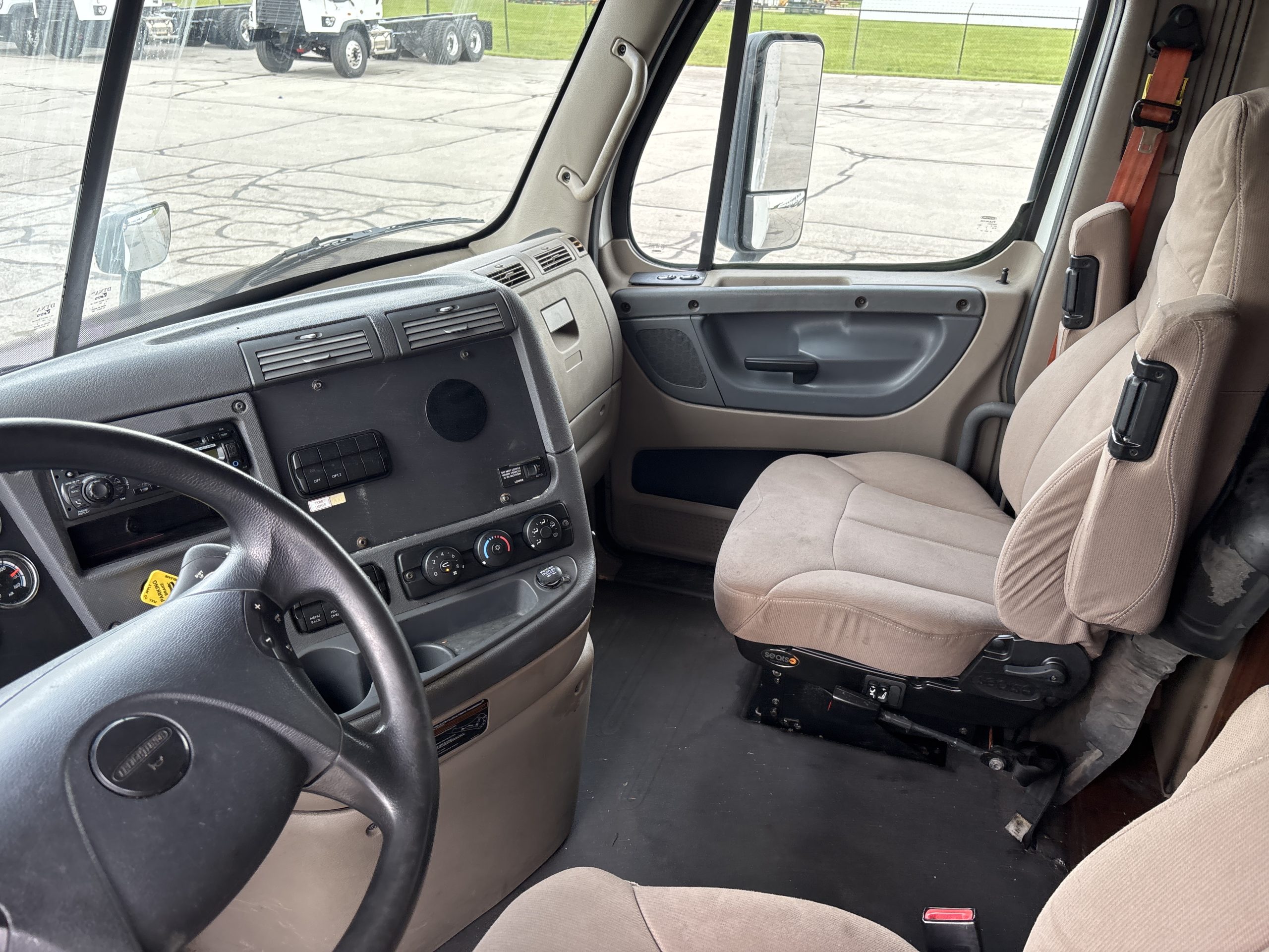 2016 Freightliner CA113 068Rf00000kiXlt 2016 Freightliner CA113 068Rf00000kiXlt