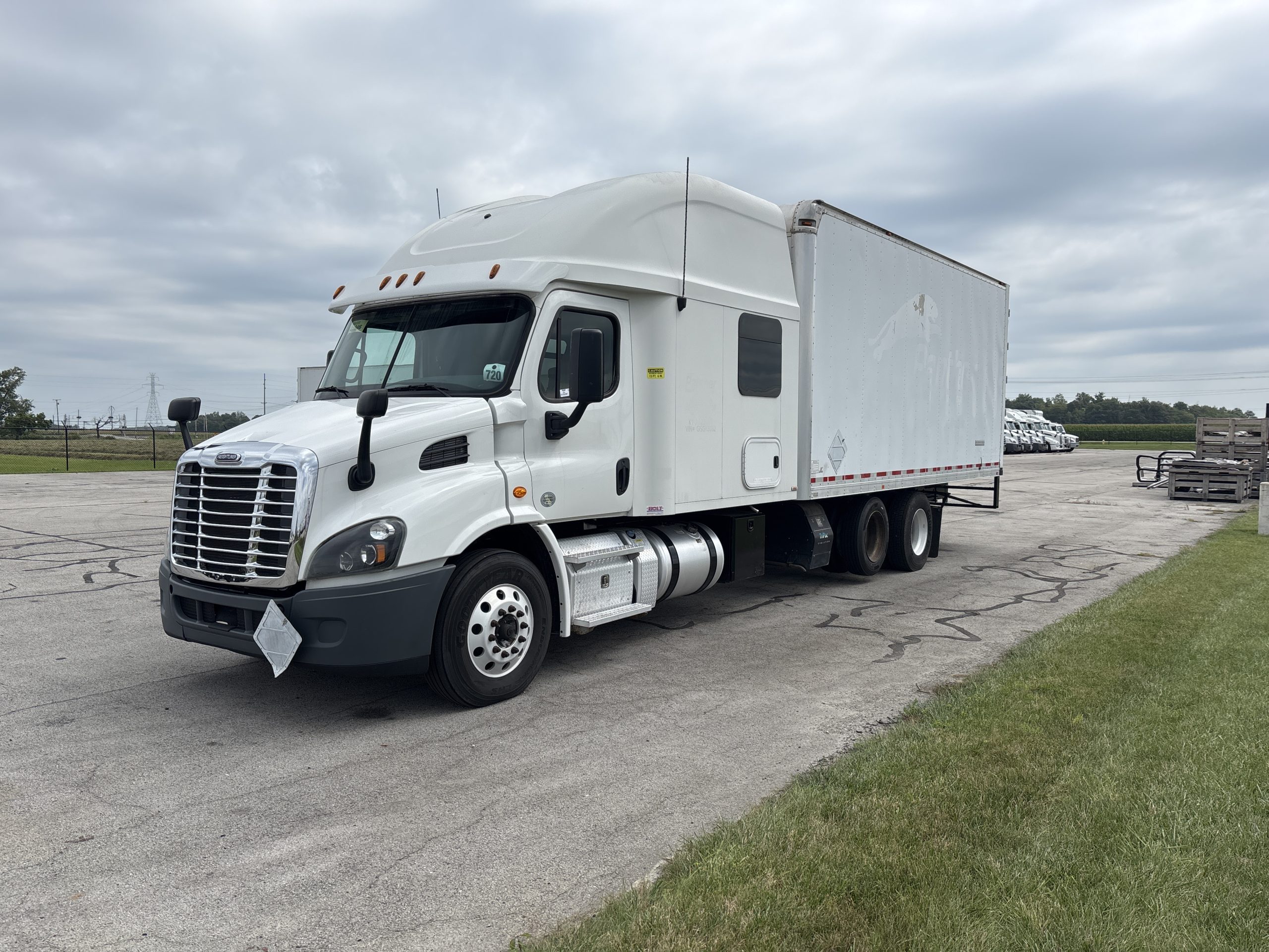 2016 Freightliner CA113 2016 Freightliner CA113 - image 1 of 6