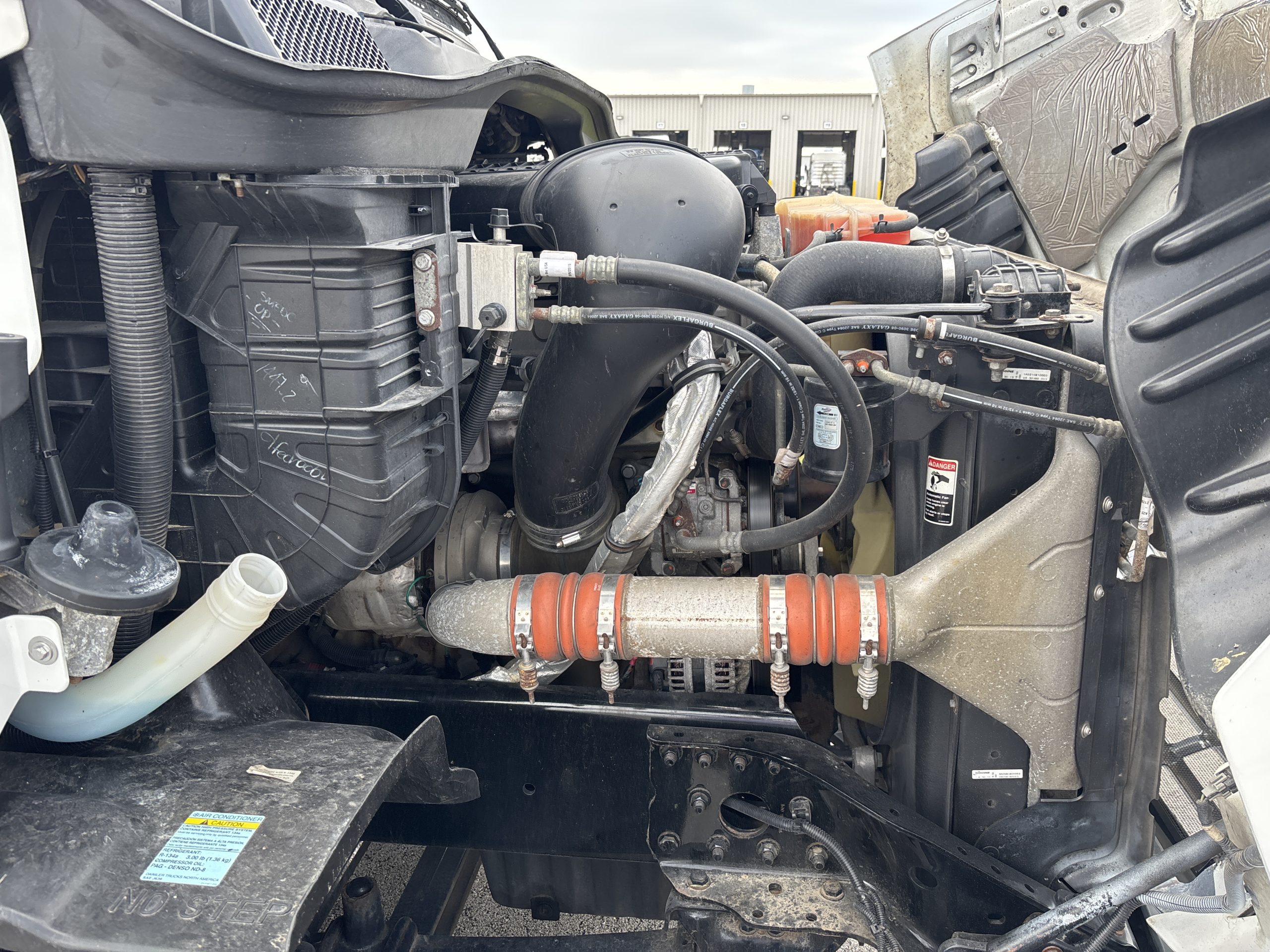 2016 Freightliner CA113 068Rf00000kin7P 2016 Freightliner CA113 068Rf00000kin7P