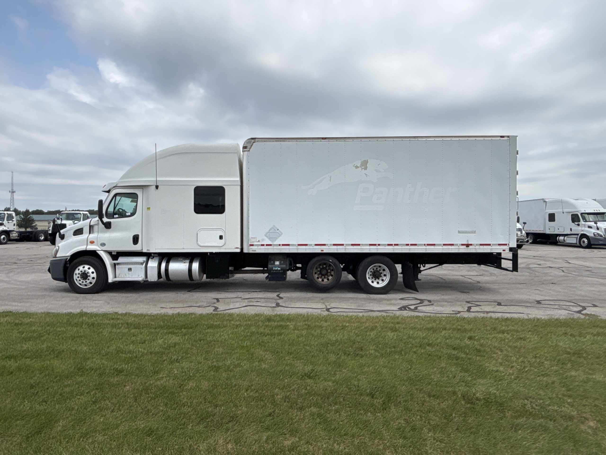 2016 Freightliner CA113 068Rf00000kjBCv 2016 Freightliner CA113 068Rf00000kjBCv