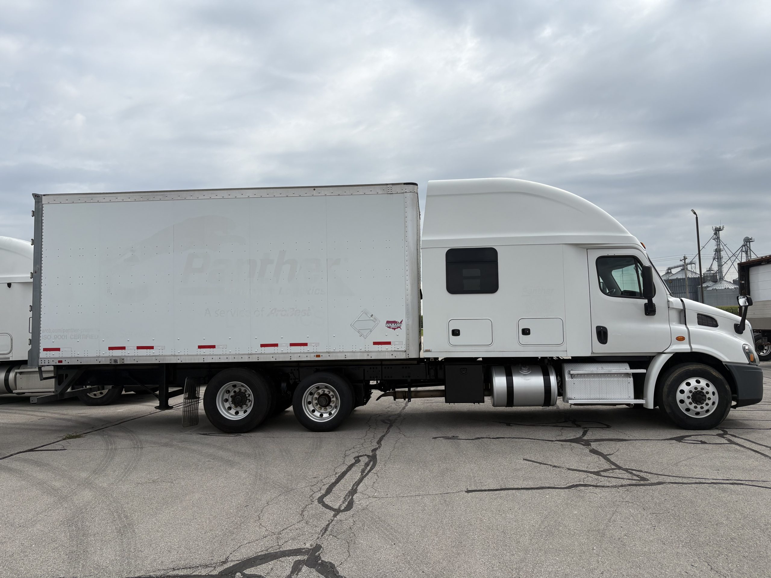 2016 Freightliner CA113 068Rf00000kjFA8 2016 Freightliner CA113 068Rf00000kjFA8