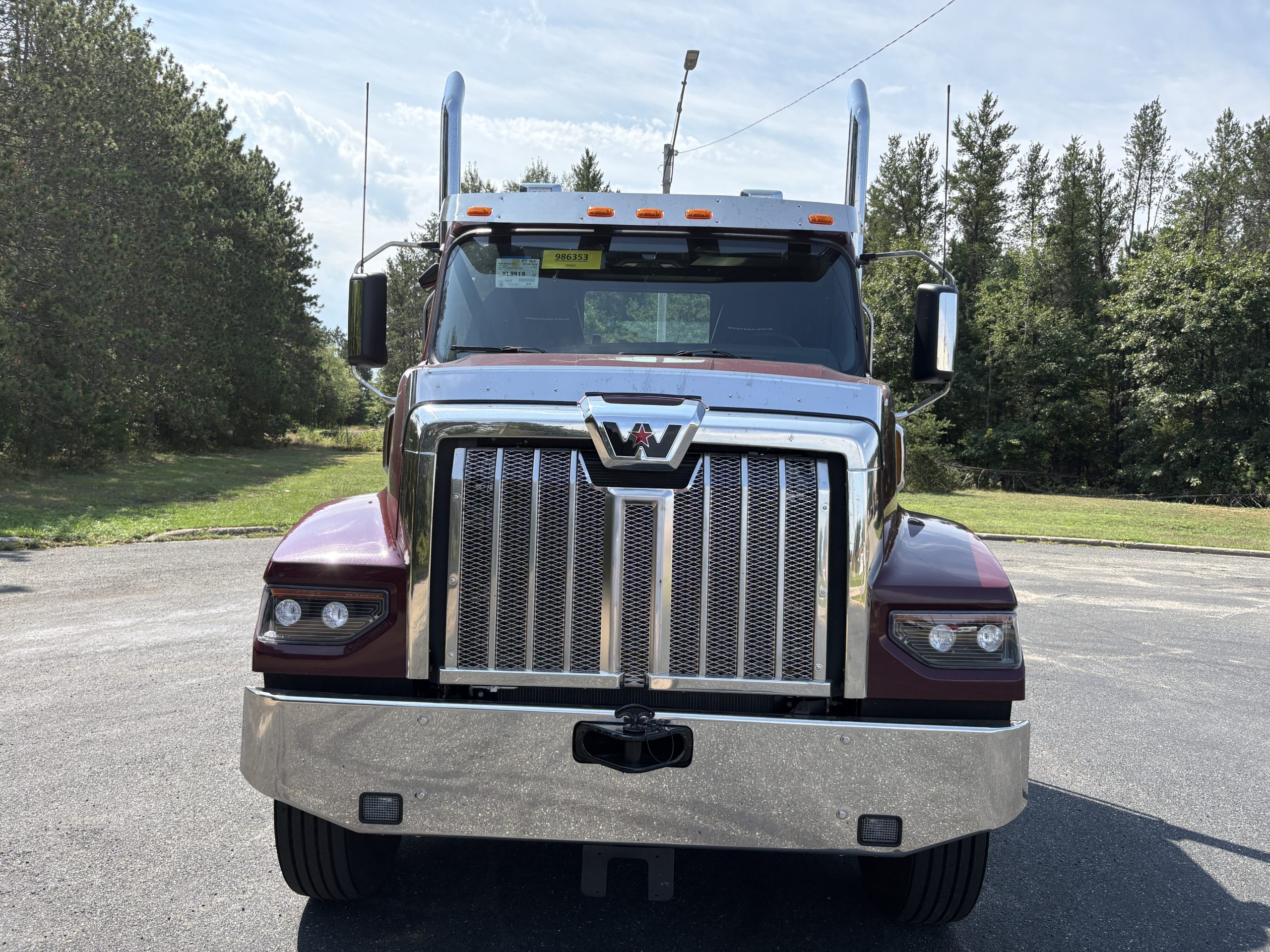 2027 Western Star 2027 Western Star - image 2 of 6