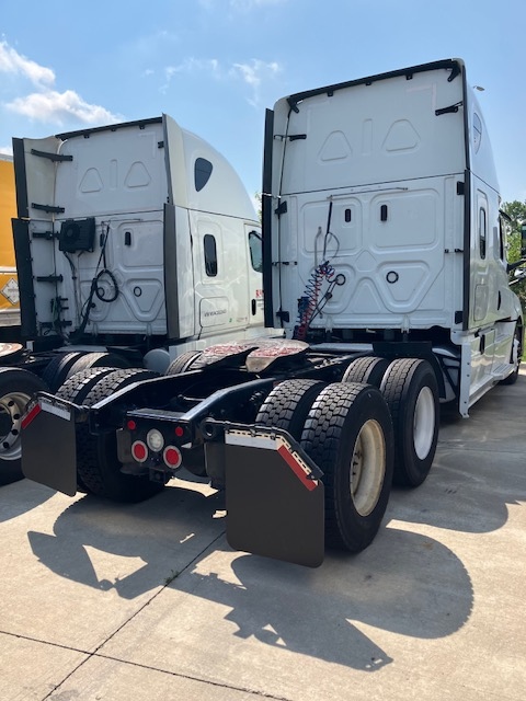 2023 Freightliner PT126SLP 2023 Freightliner PT126SLP - image 5 of 6