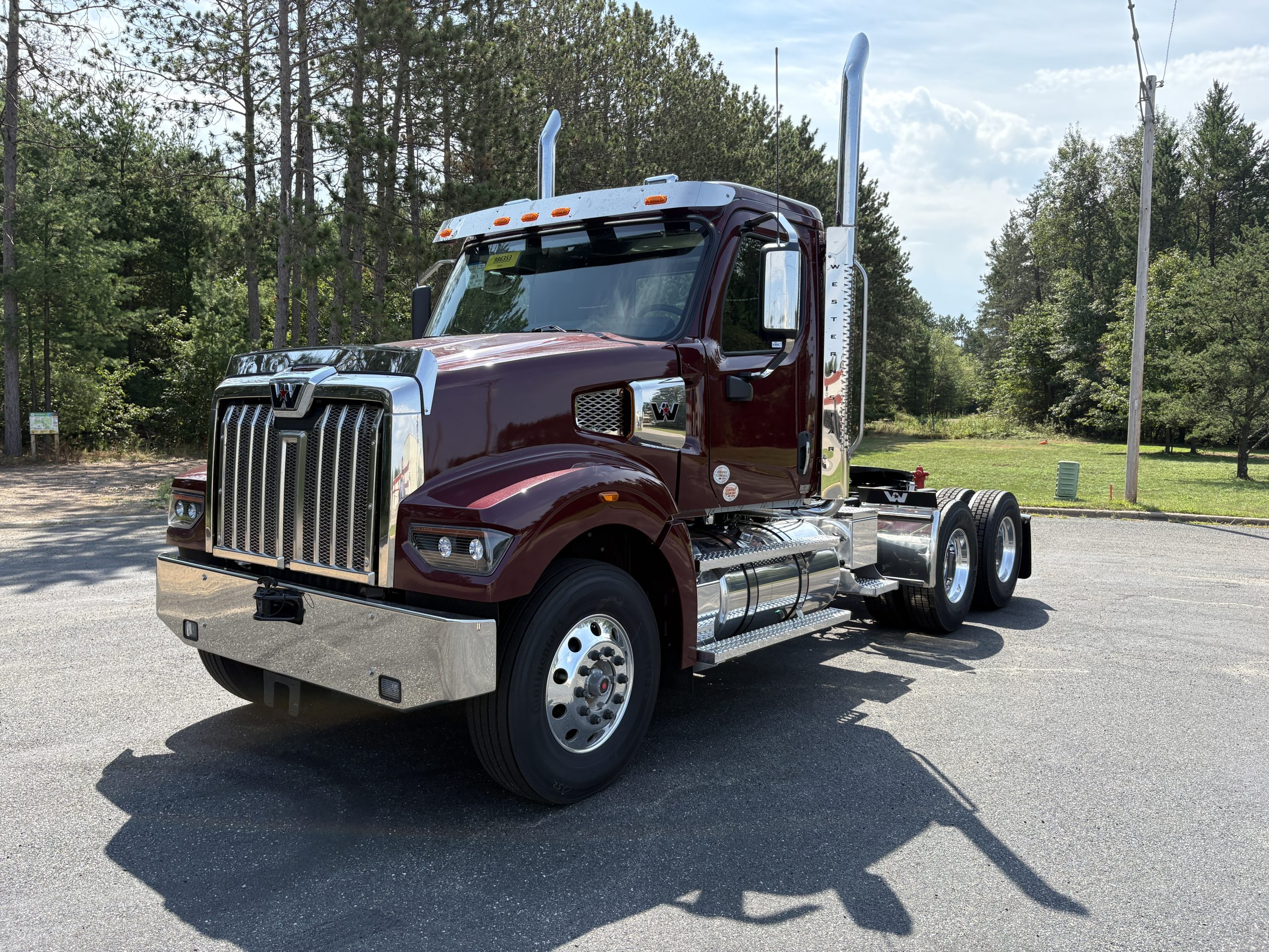 2027 Western Star 2027 Western Star - image 1 of 6