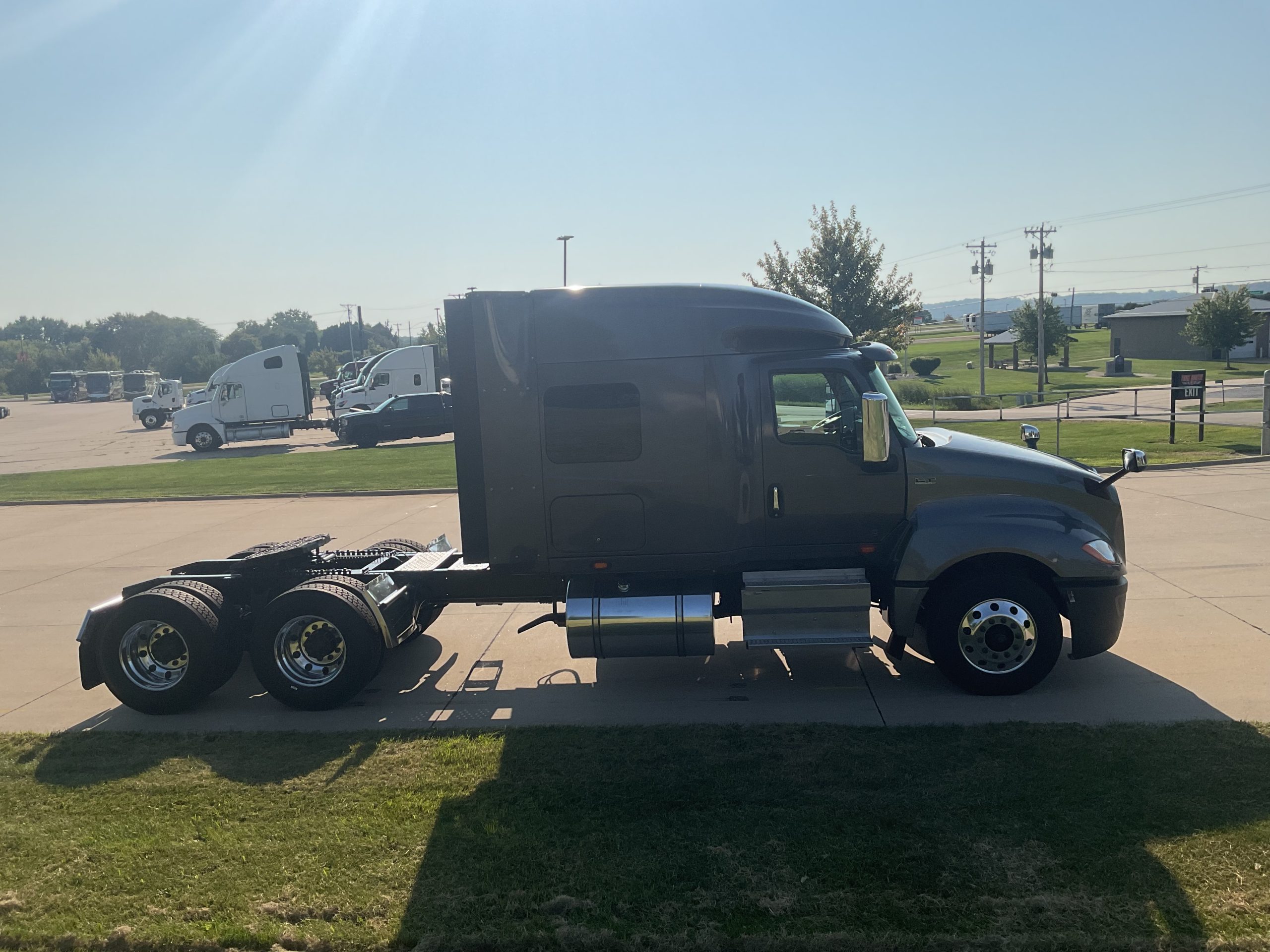 2022 International LT625 068Rf00000klmeb 2022 International LT625 068Rf00000klmeb