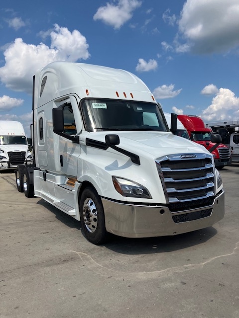 2023 Freightliner PT126SLP 2023 Freightliner PT126SLP - image 3 of 6