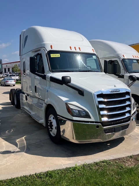 2023 Freightliner PT126SLP 2023 Freightliner PT126SLP - image 3 of 6