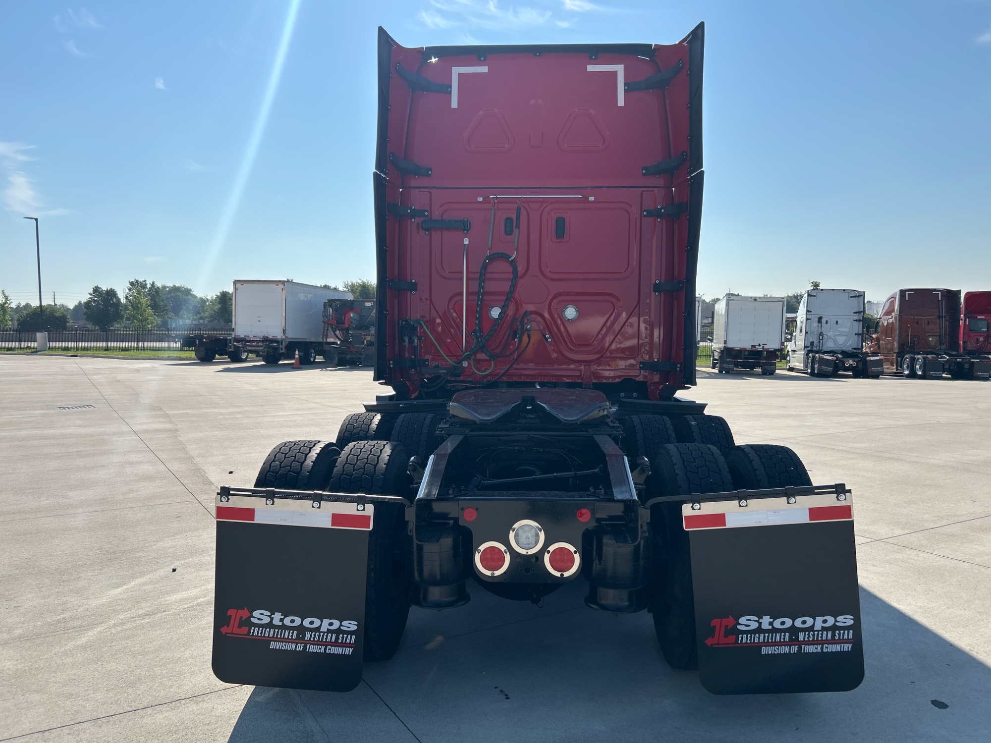 2023 Freightliner PT126SLP 2023 Freightliner PT126SLP - image 4 of 6