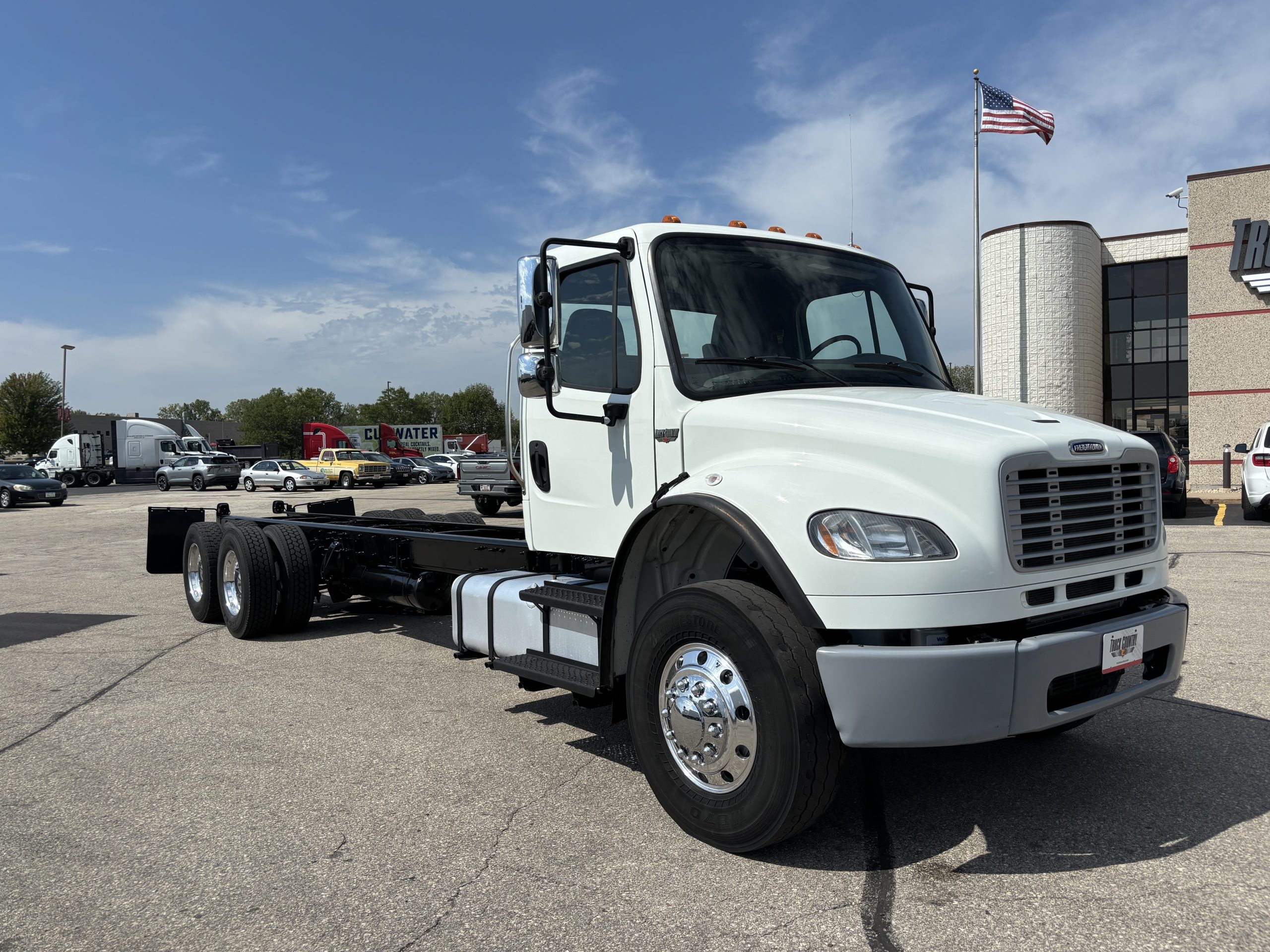 2020 Freightliner M280 2020 Freightliner M280 - image 3 of 6