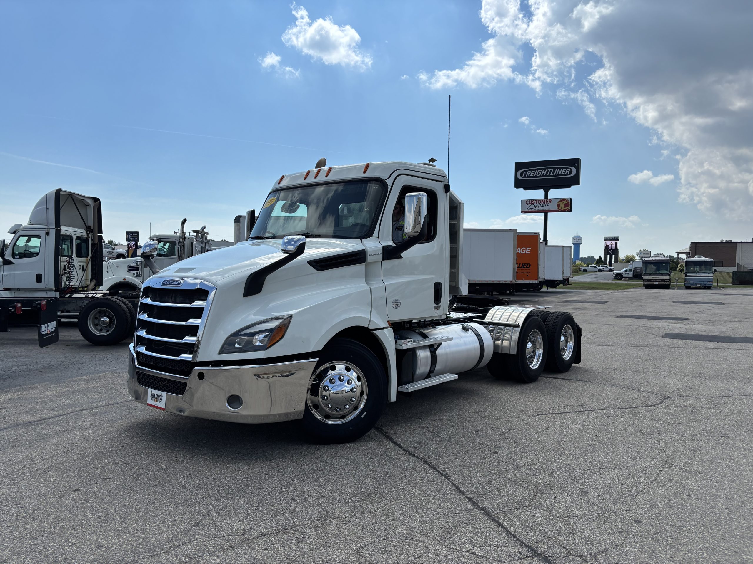 2019 Freightliner PT126DC 2019 Freightliner PT126DC - image 1 of 6