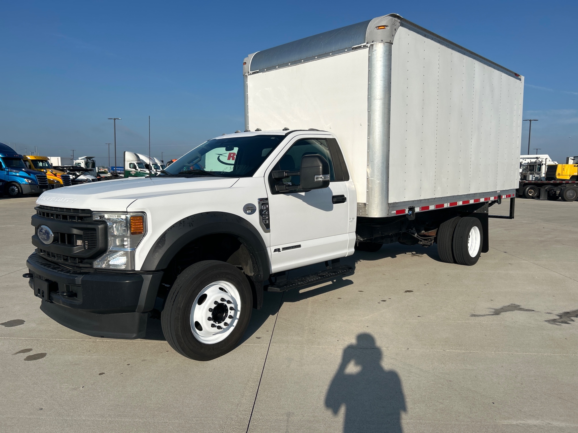 2022 Ford F-450 2022 Ford F-450 - image 2 of 6