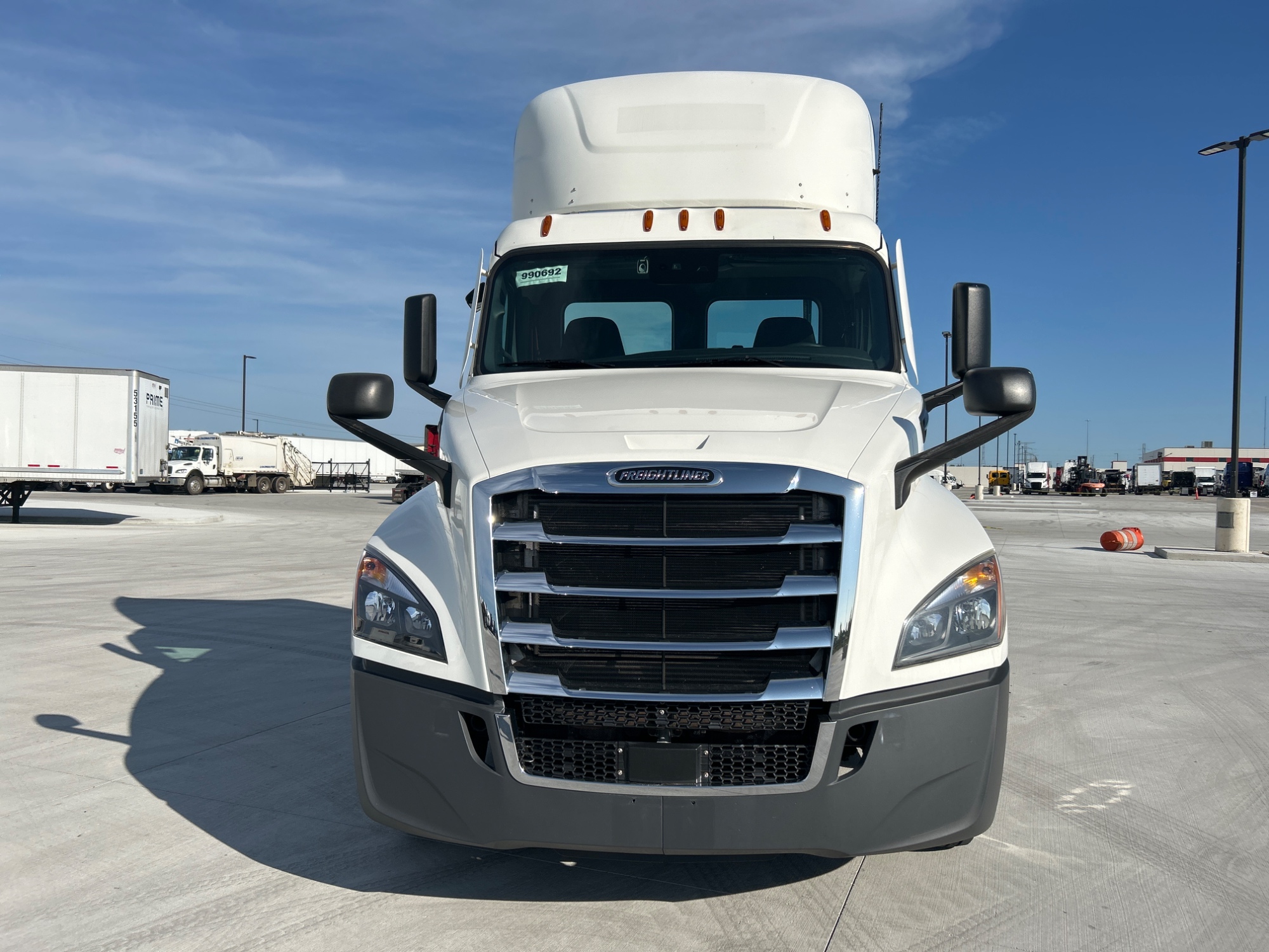 2021 Freightliner Cascadia in Anderson, IN — photo 2