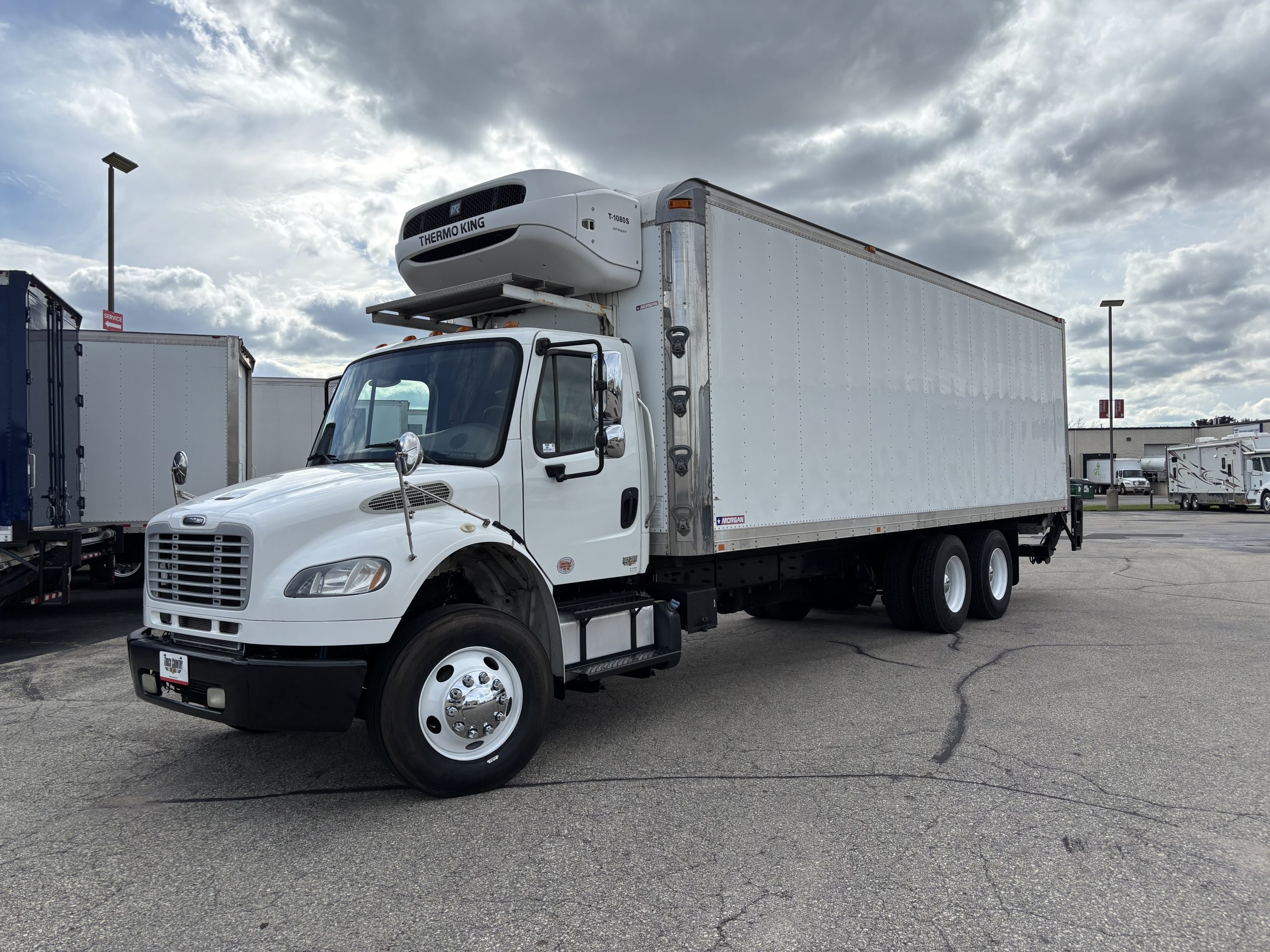 2016 Freightliner M280 2016 Freightliner M280 - image 1 of 6