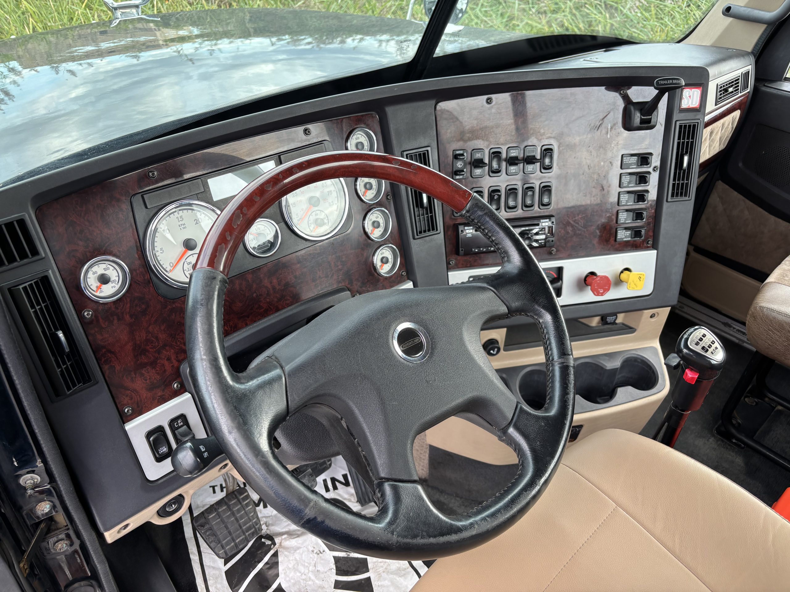 2022 Freightliner 122SD 2022 Freightliner 122SD - image 5 of 6