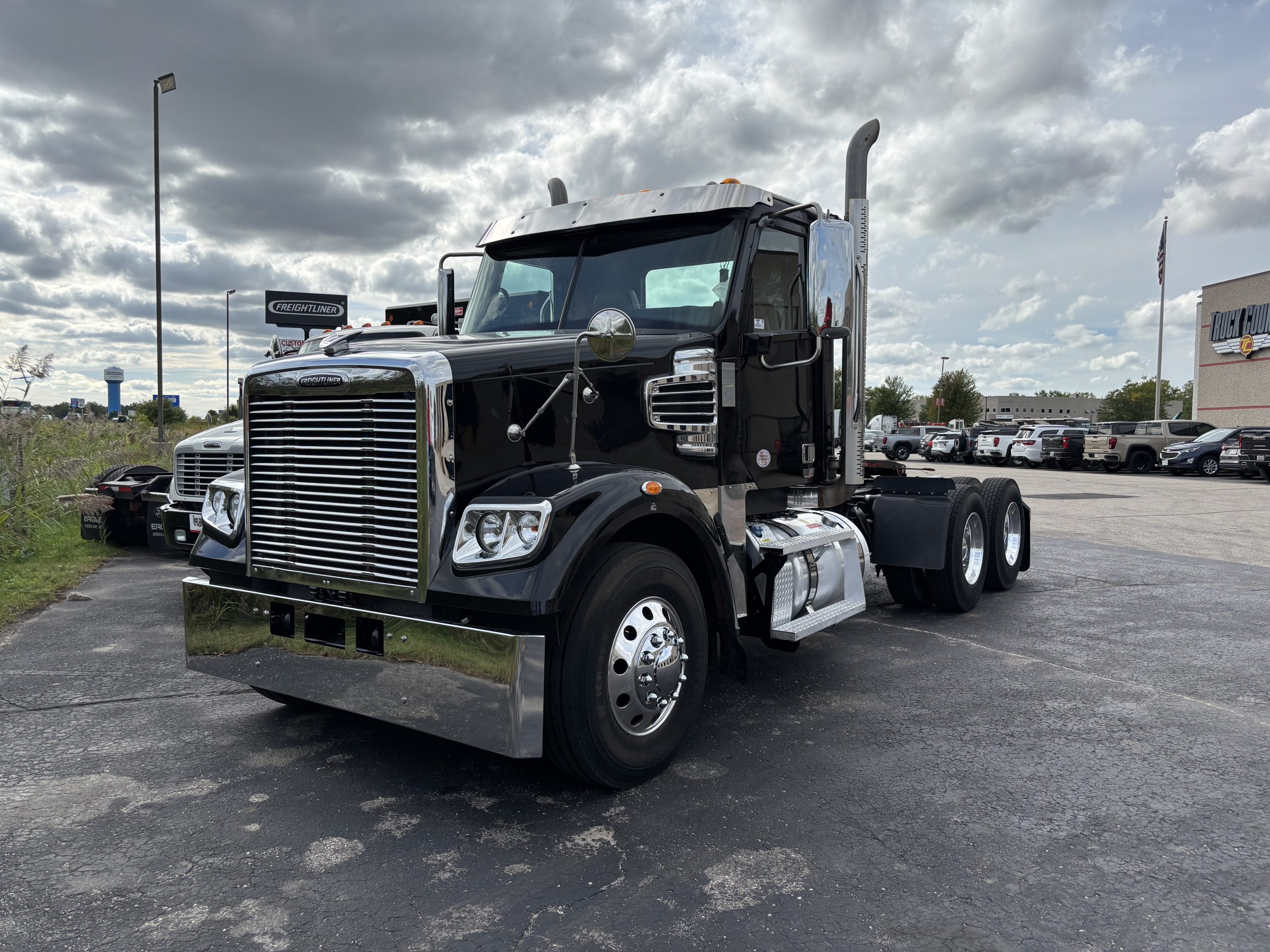 2022 Freightliner 122SD 2022 Freightliner 122SD - image 1 of 6