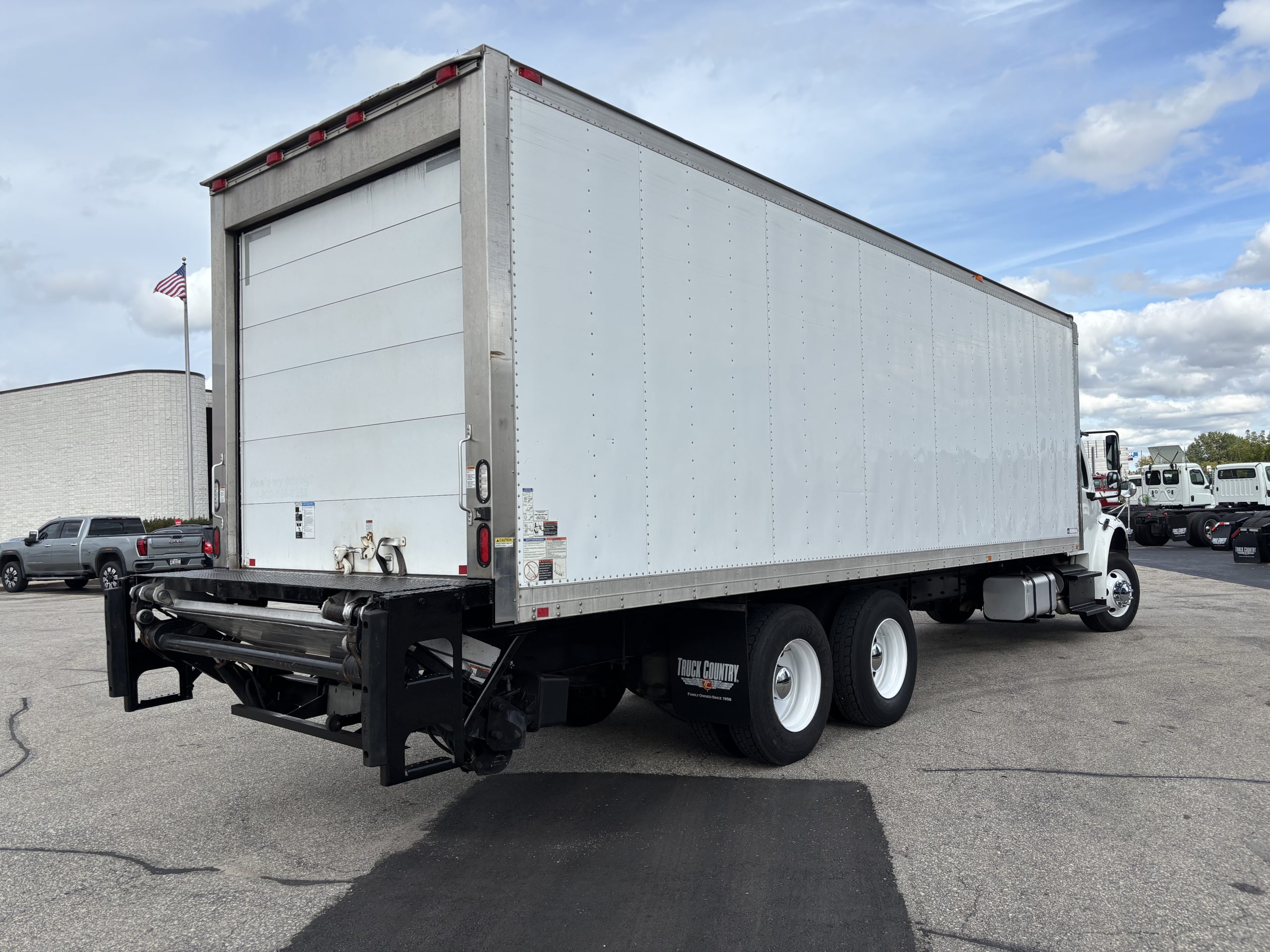 2016 Freightliner M280 068Rf00000lhADy 2016 Freightliner M280 068Rf00000lhADy