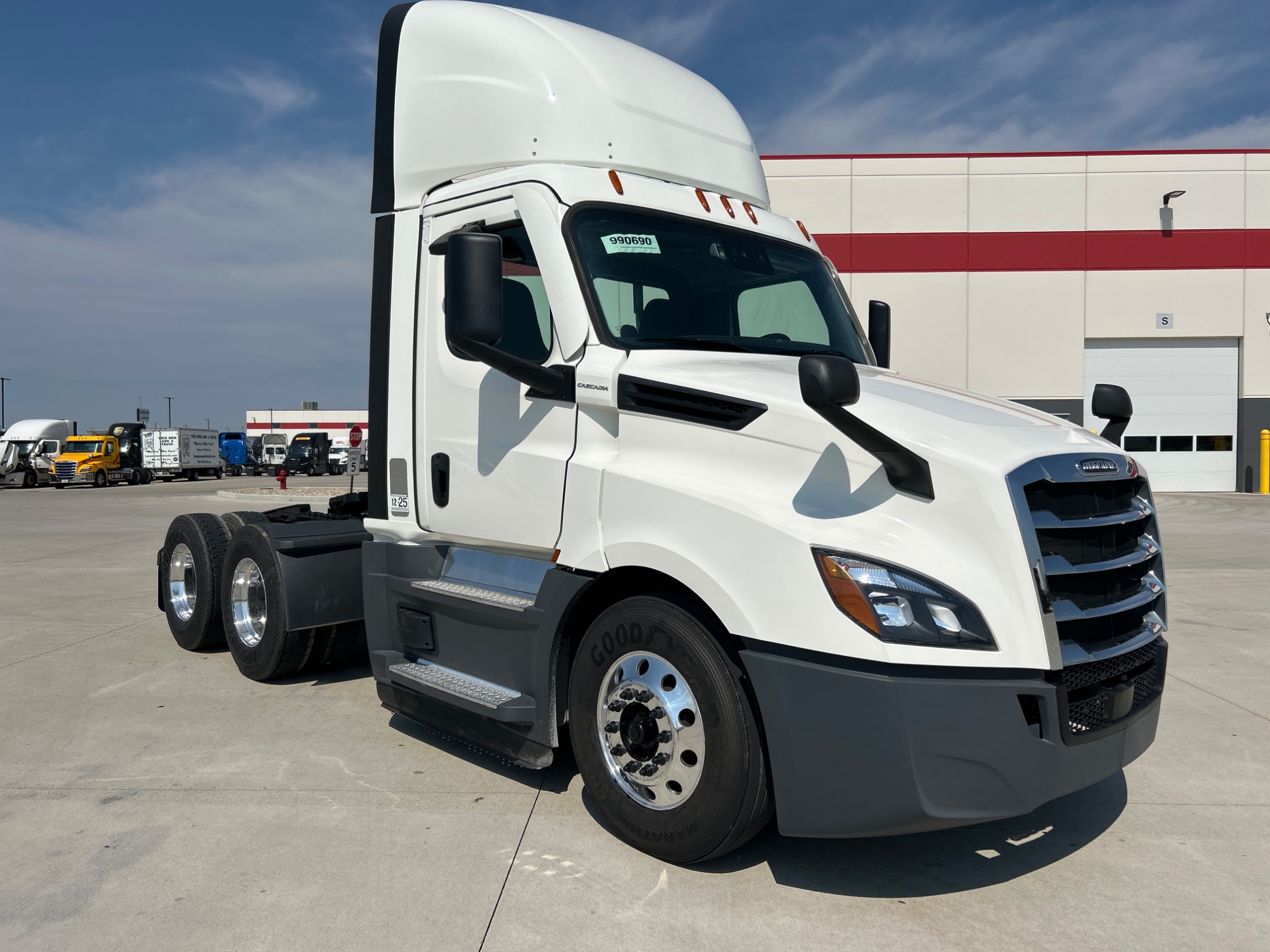 2021 Freightliner PT126DC 2021 Freightliner PT126DC - image 3 of 5