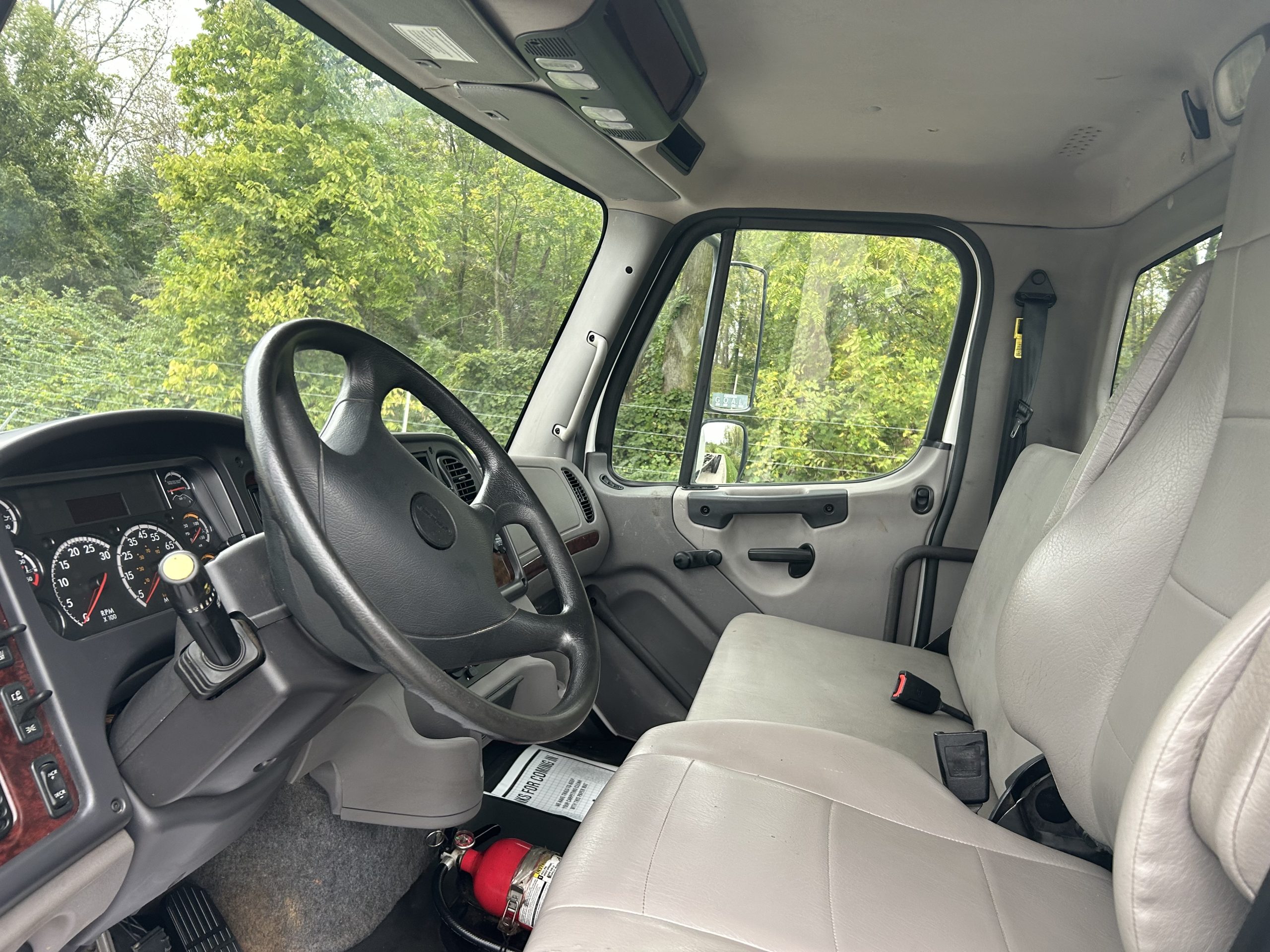 2023 Freightliner M2 106 in Dayton, OH — photo 4