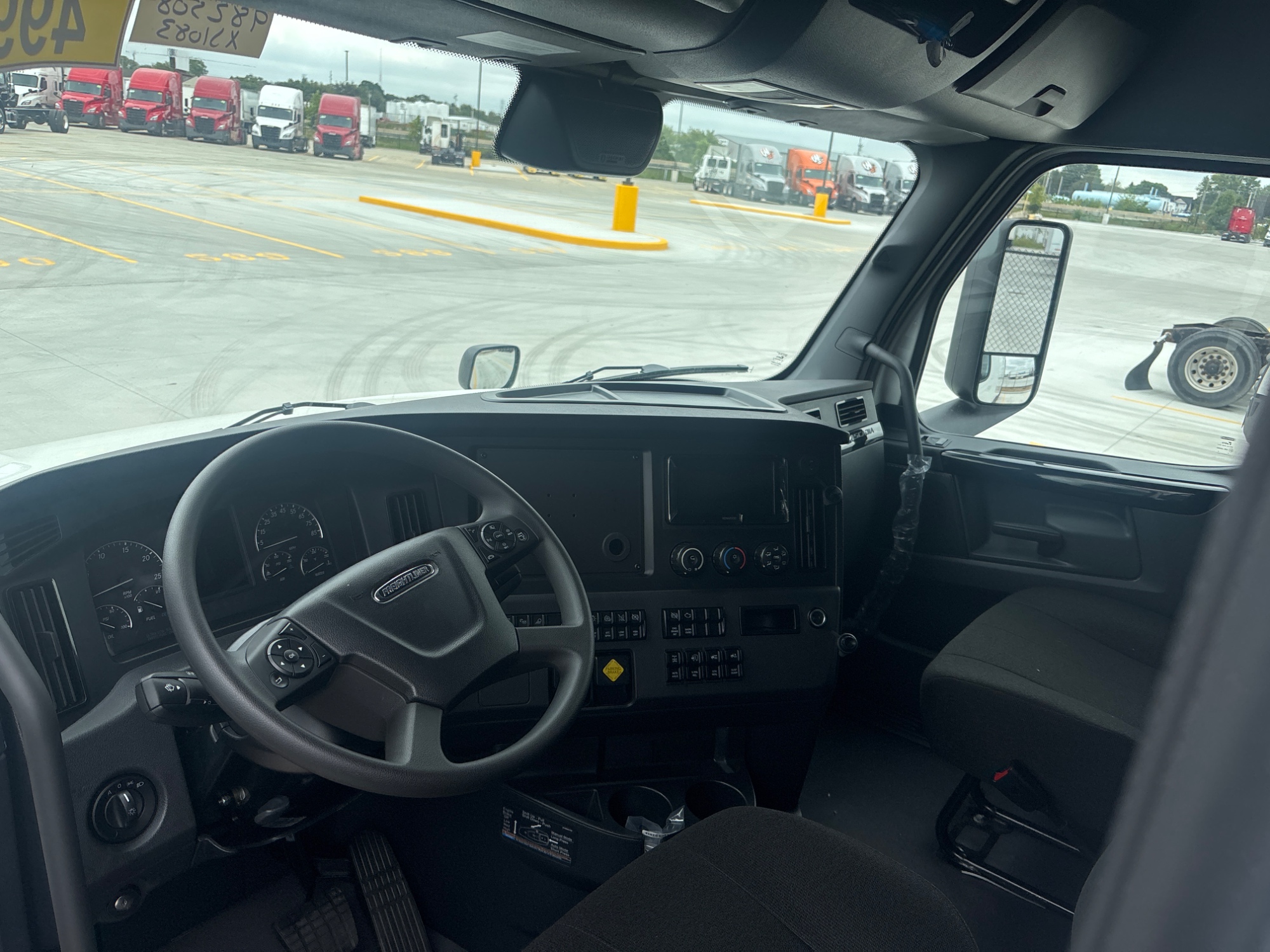 2027 Freightliner PJ126SLP 2027 Freightliner PJ126SLP - image 5 of 5