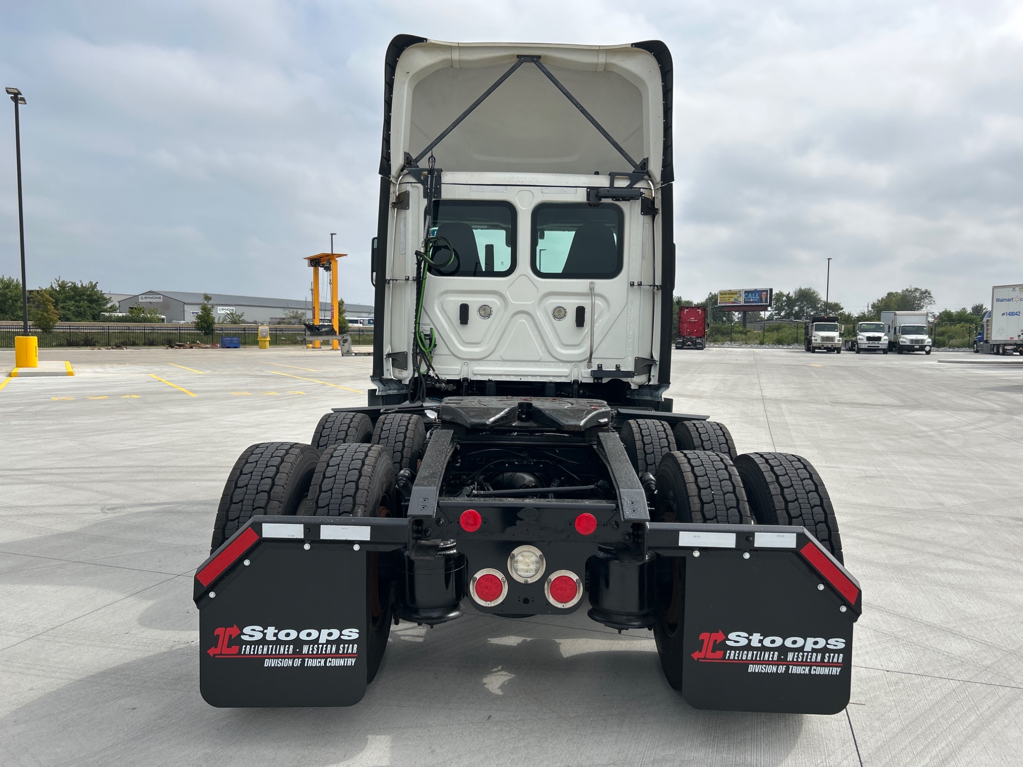 2021 Freightliner Cascadia in Dayton, OH — photo 4