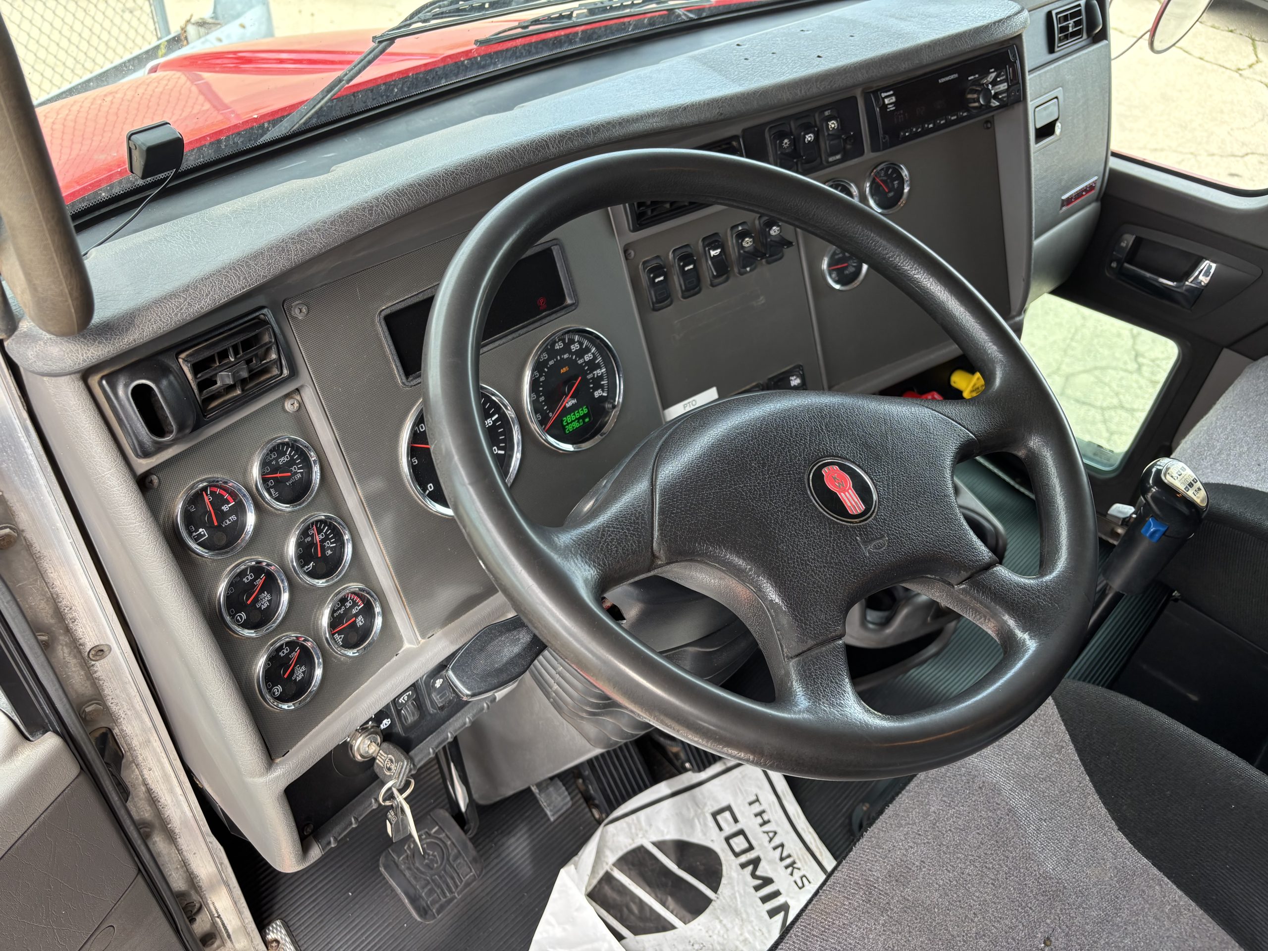 2018 Kenworth T370 in Appleton, WI — photo 5