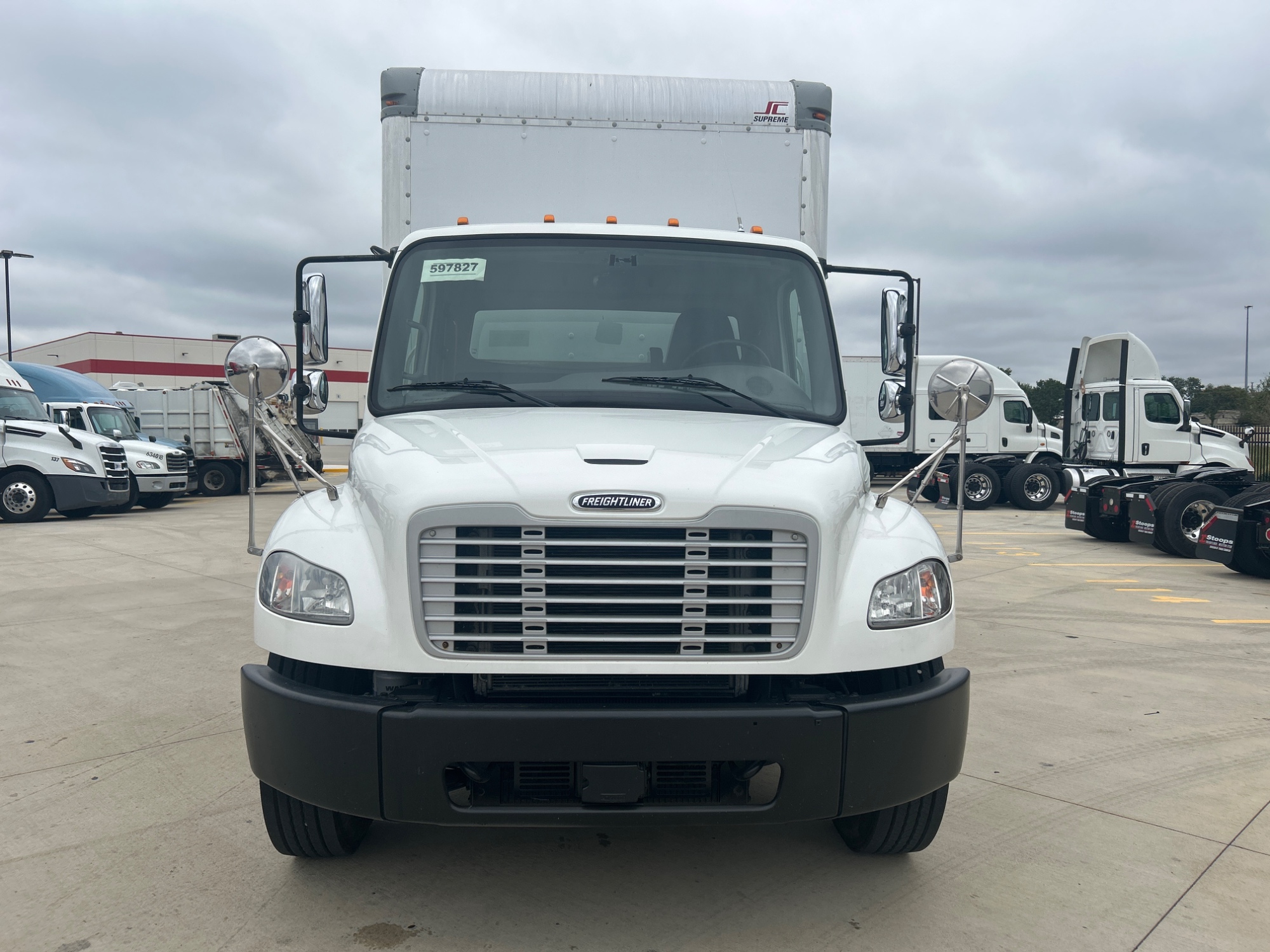 2018 Freightliner M2 106 2018 Freightliner M2 106 - image 3 of 6