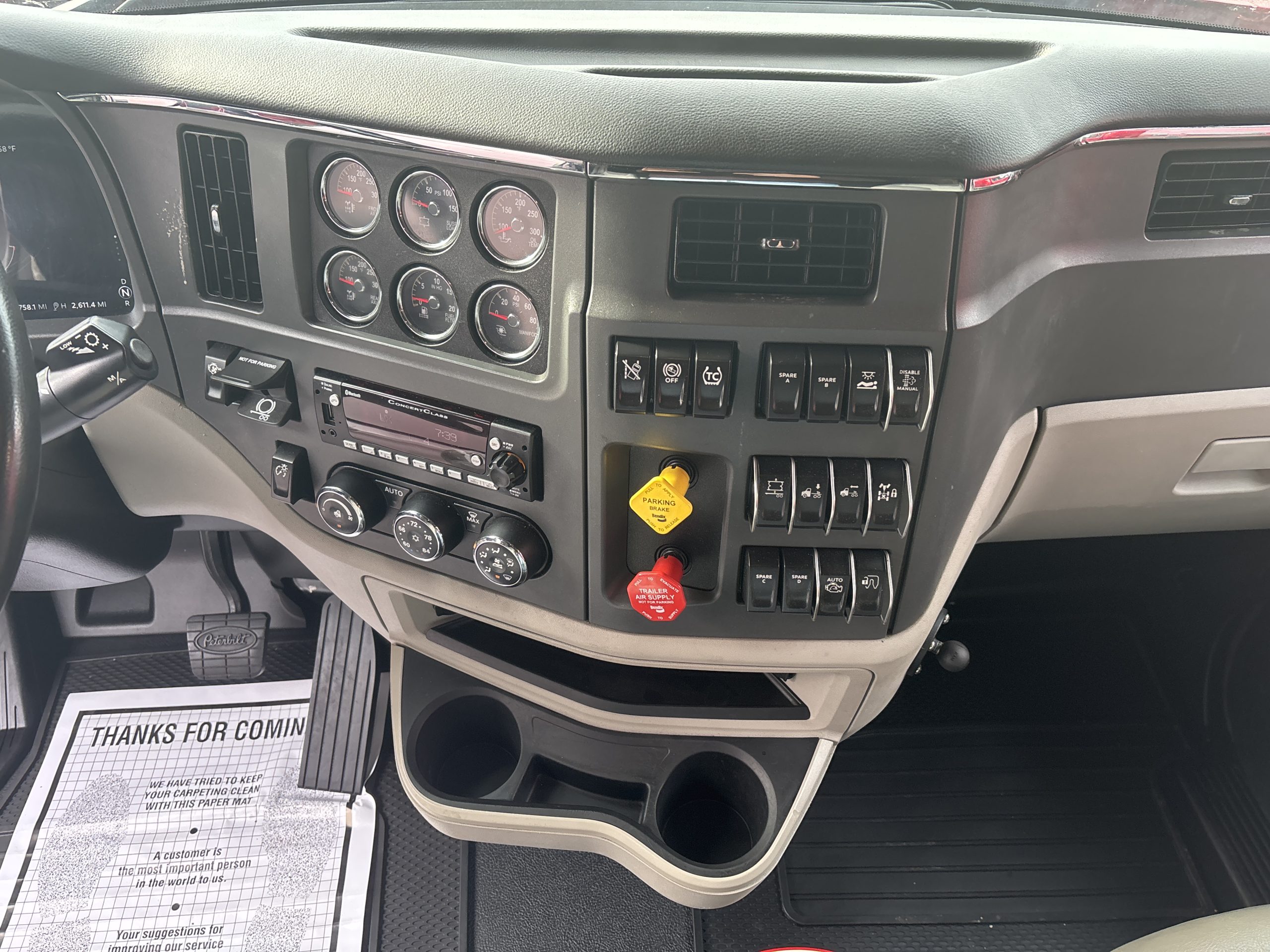 2024 Peterbilt 579 2024 Peterbilt 579 - image 4 of 6
