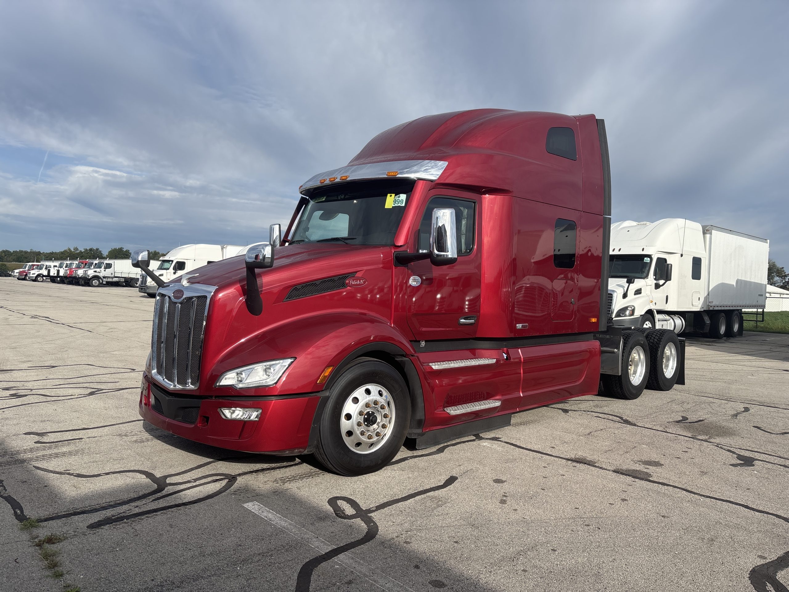 2024 Peterbilt 579 2024 Peterbilt 579 - image 1 of 6