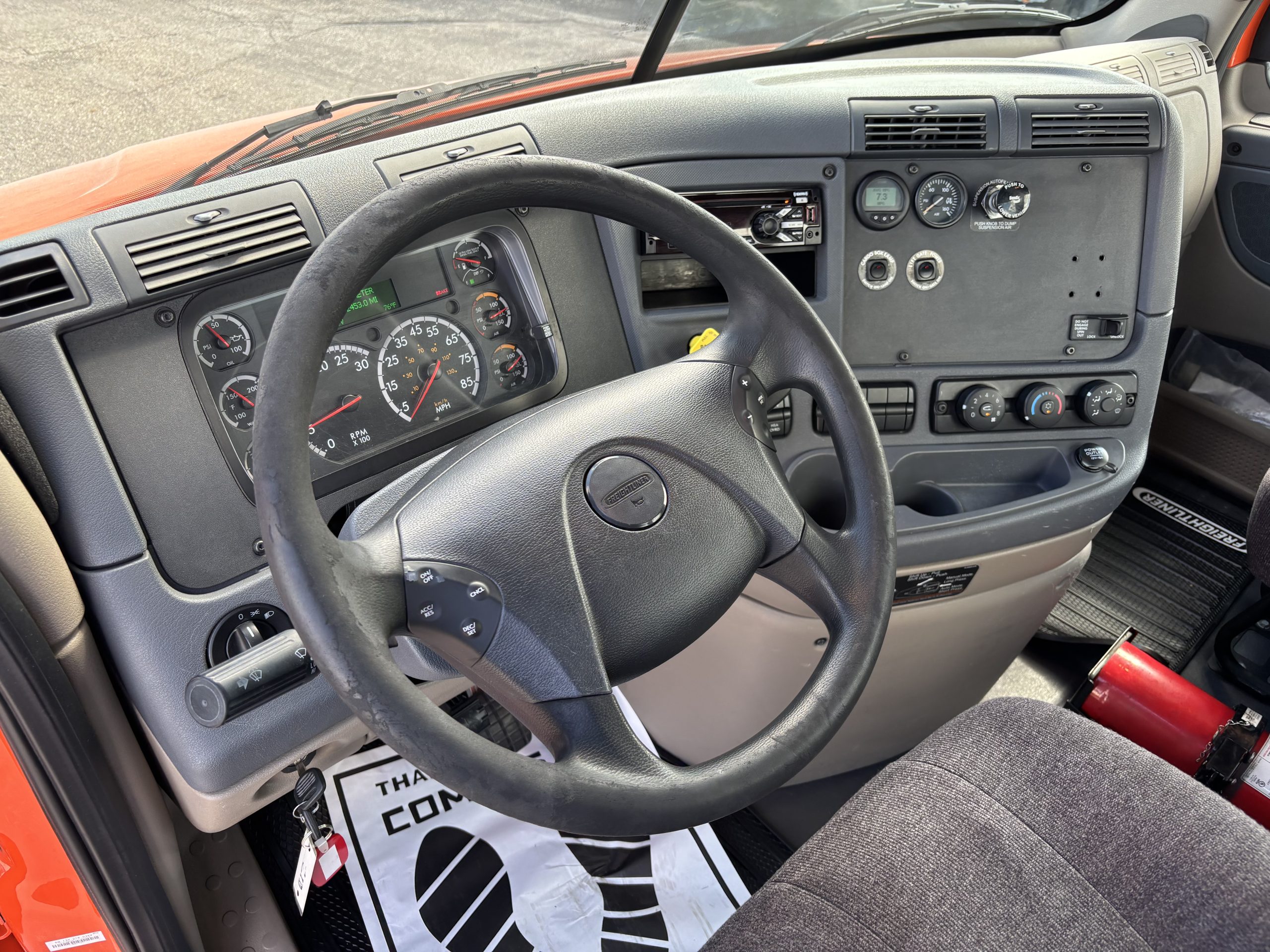 2018 Freightliner CA113DC 2018 Freightliner CA113DC - image 4 of 6