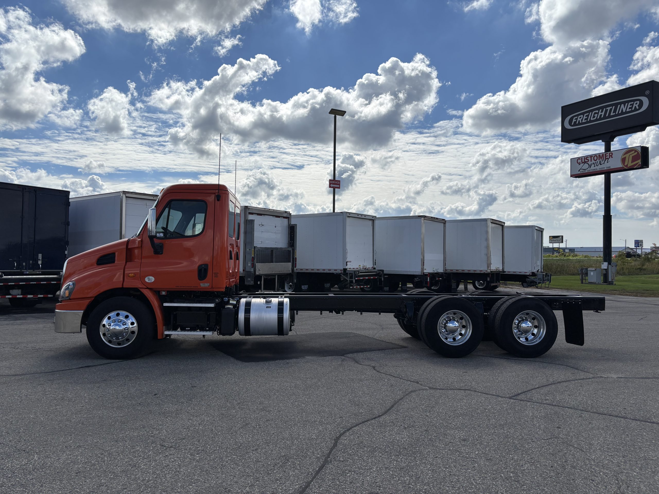 2018 Freightliner CA113DC 2018 Freightliner CA113DC - image 5 of 6