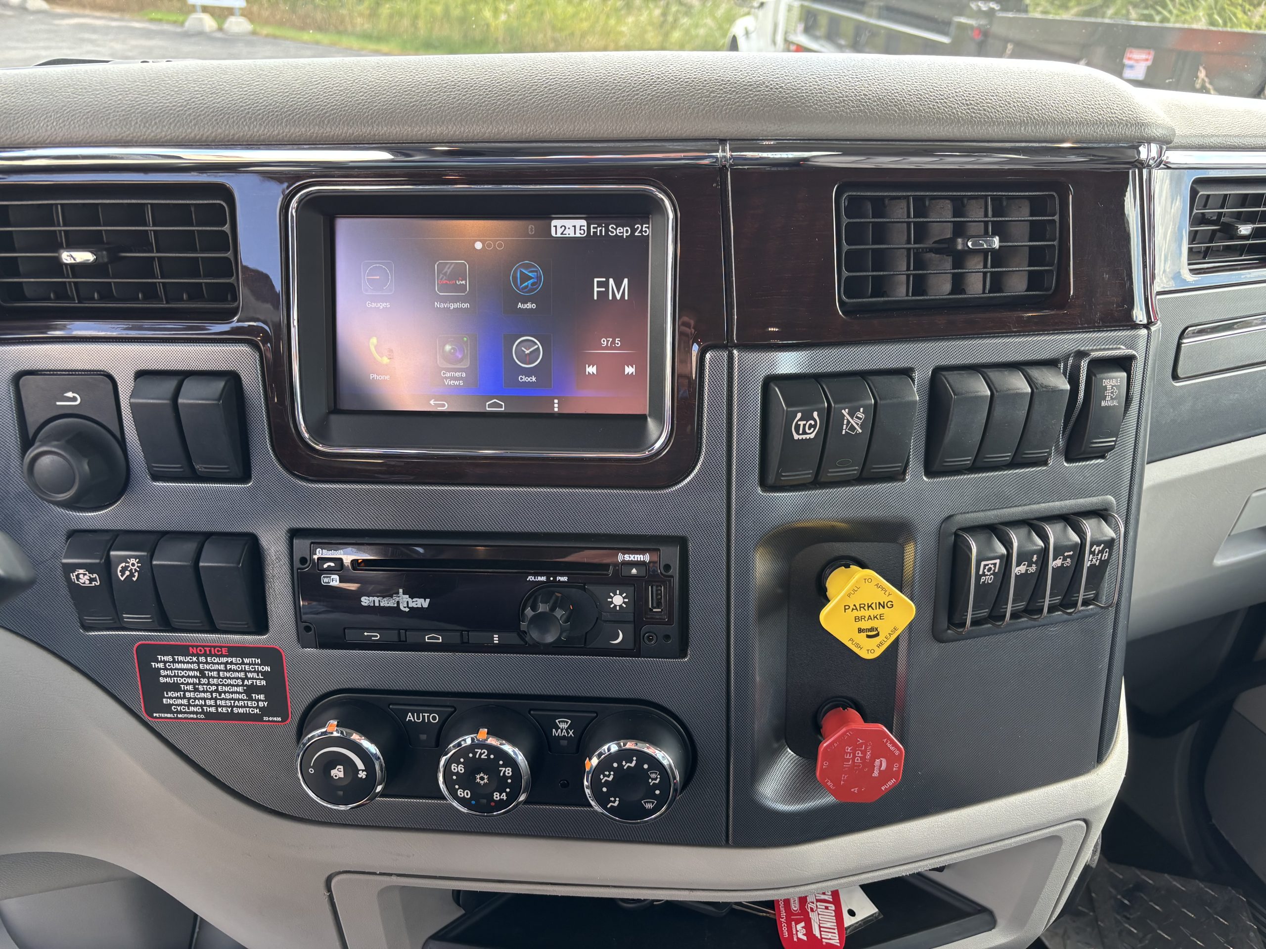 2019 Peterbilt 579 2019 Peterbilt 579 - image 4 of 6